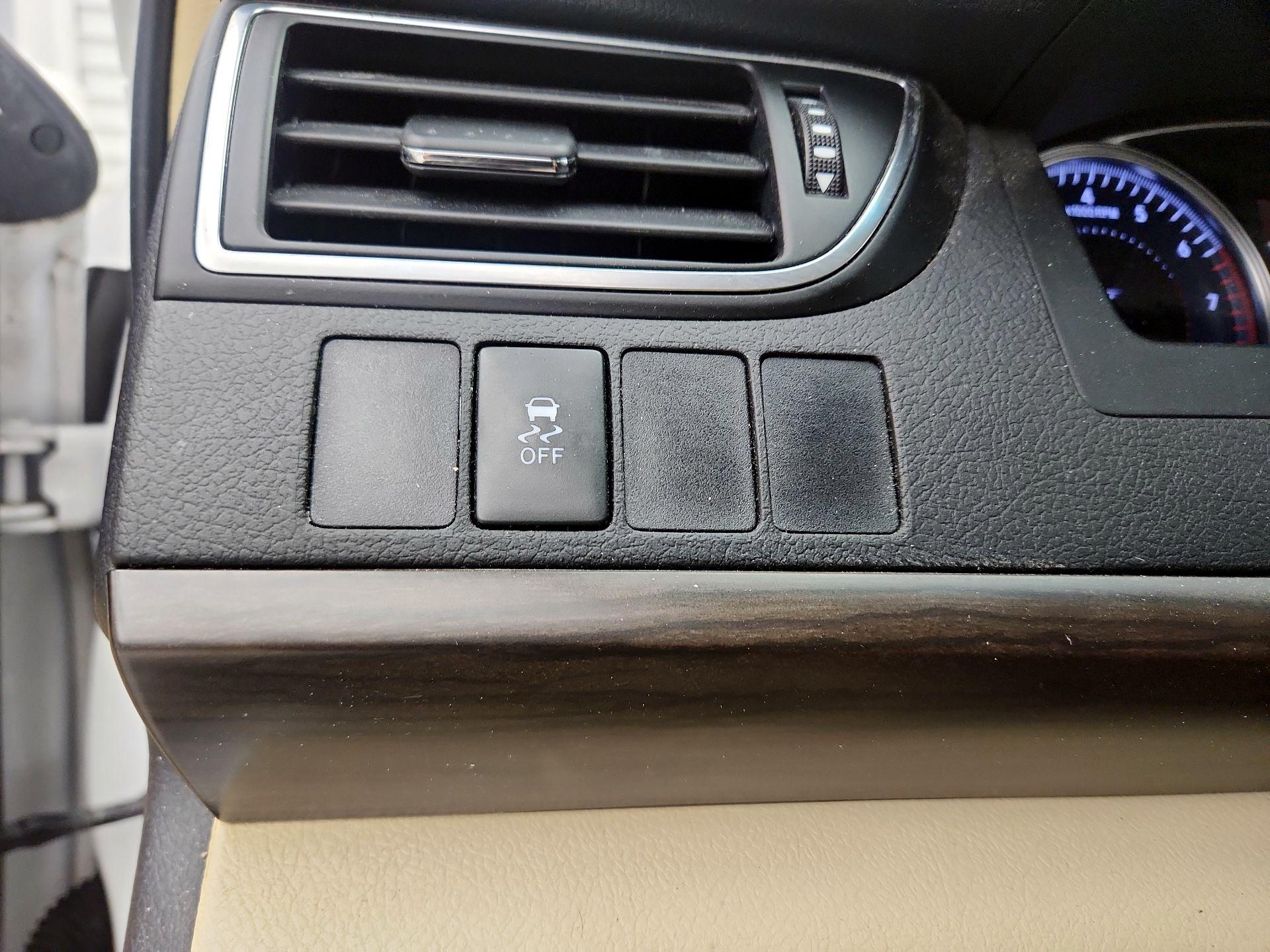 Thumbnail: 2016 Toyota Camry - 13