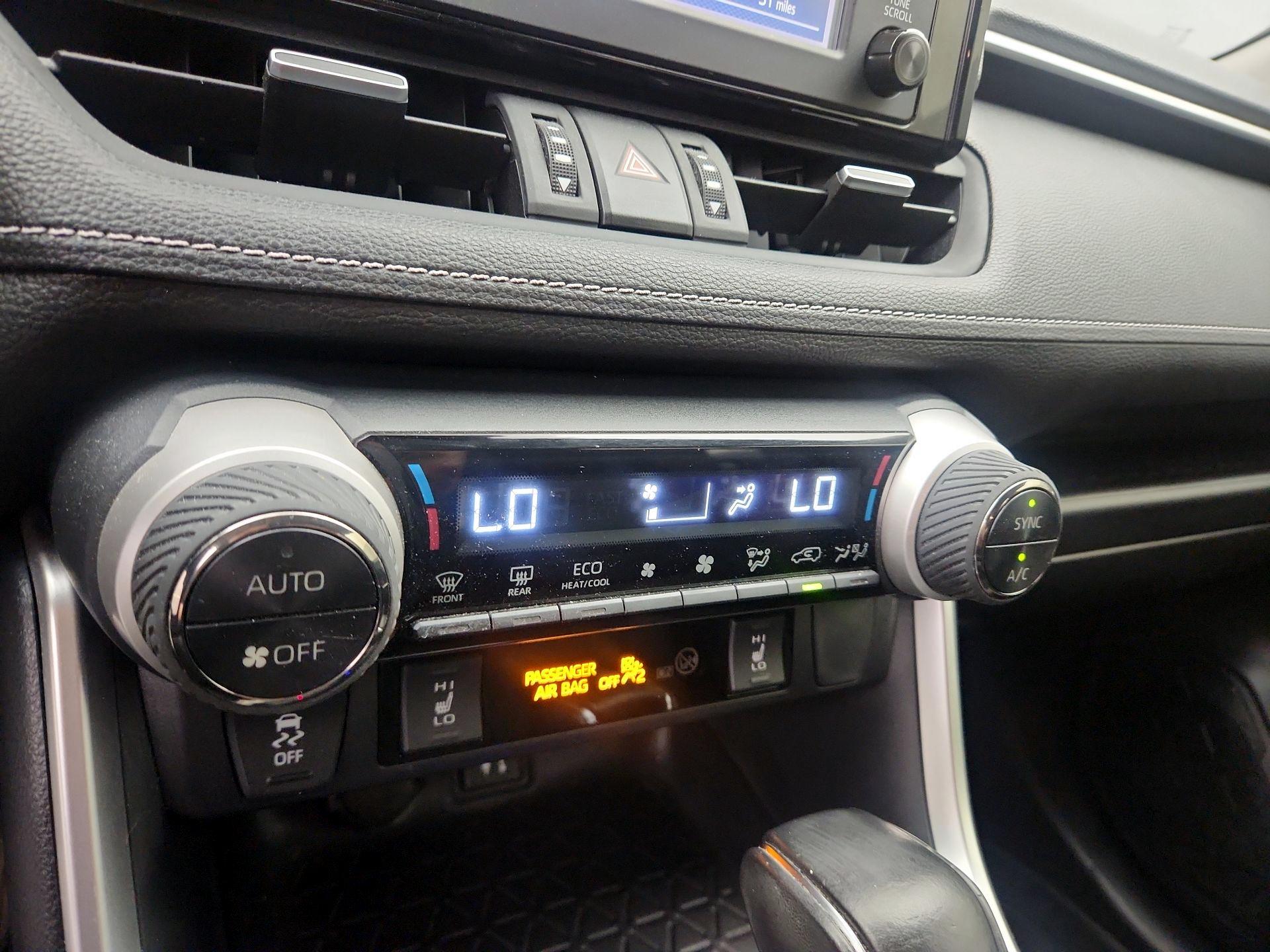 Thumbnail: 2019 Toyota RAV4 - 16