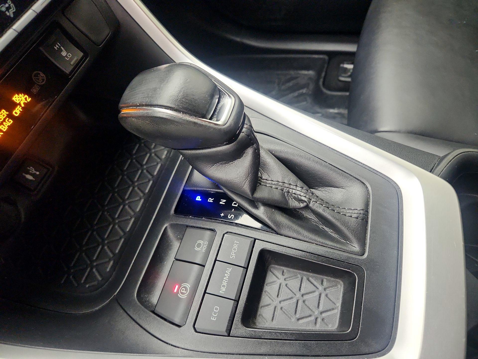 Thumbnail: 2019 Toyota RAV4 - 17