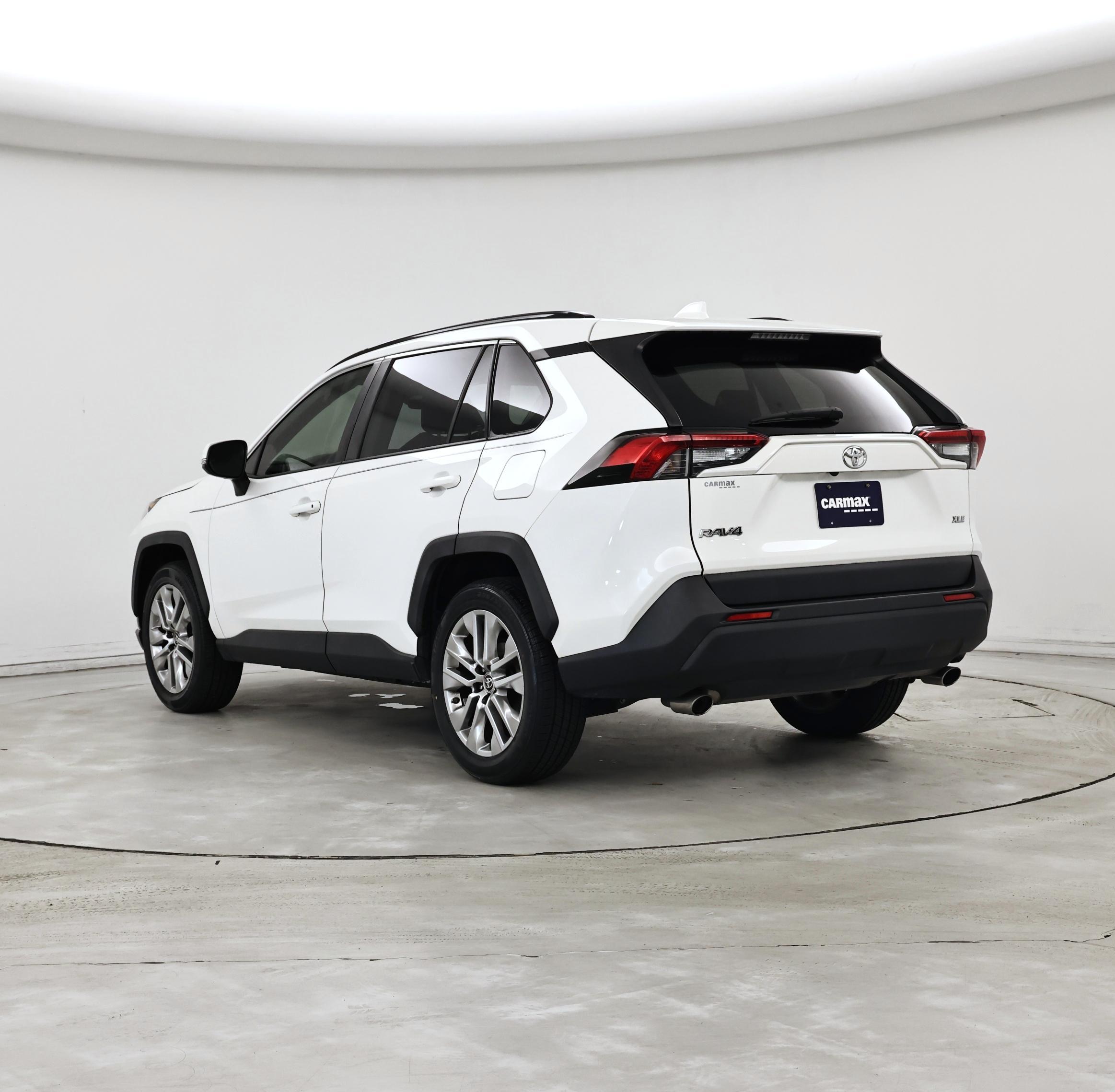 Thumbnail: 2019 Toyota RAV4 - 2