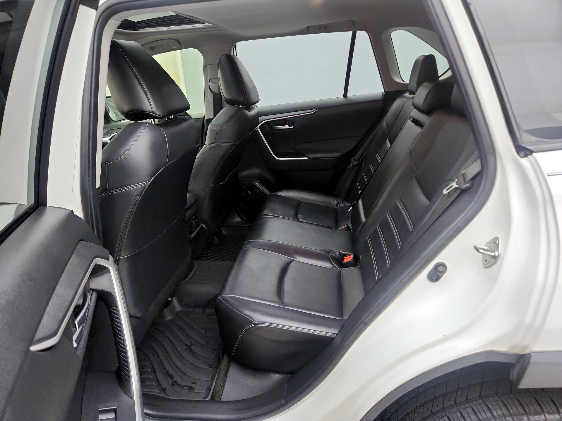 Thumbnail: 2019 Toyota RAV4 - 20