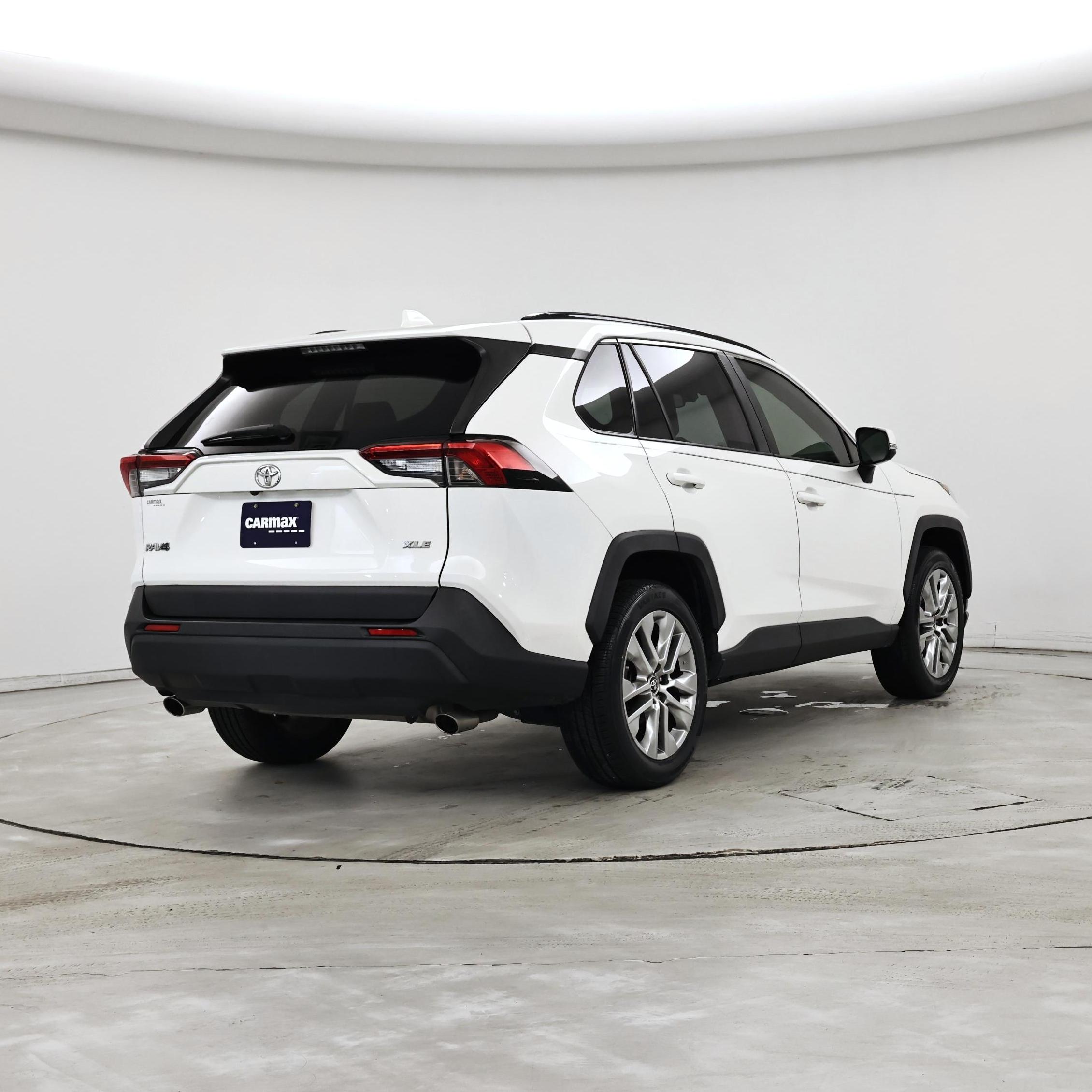 Thumbnail: 2019 Toyota RAV4 - 8