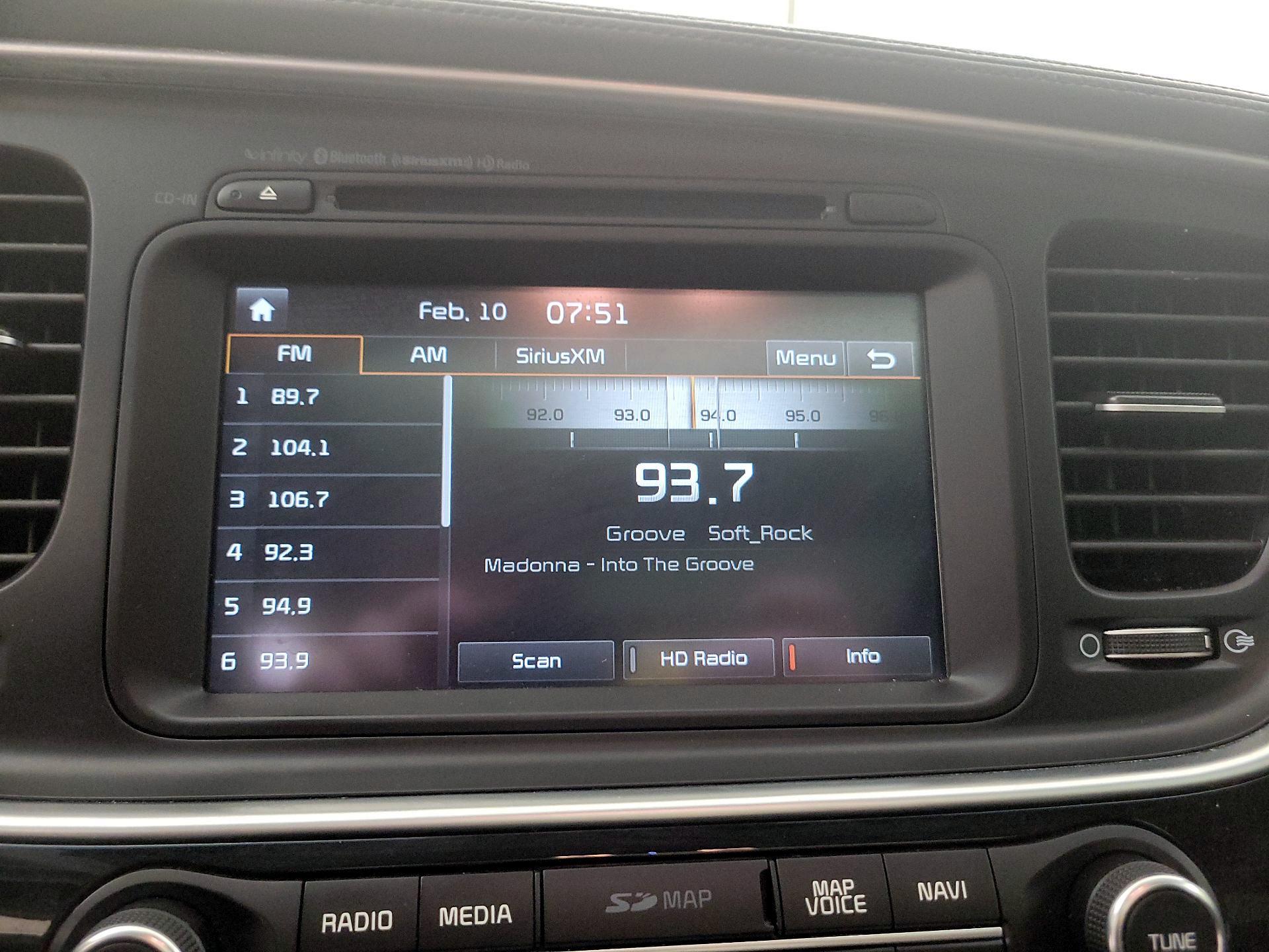 Thumbnail: 2015 Kia Optima - 16