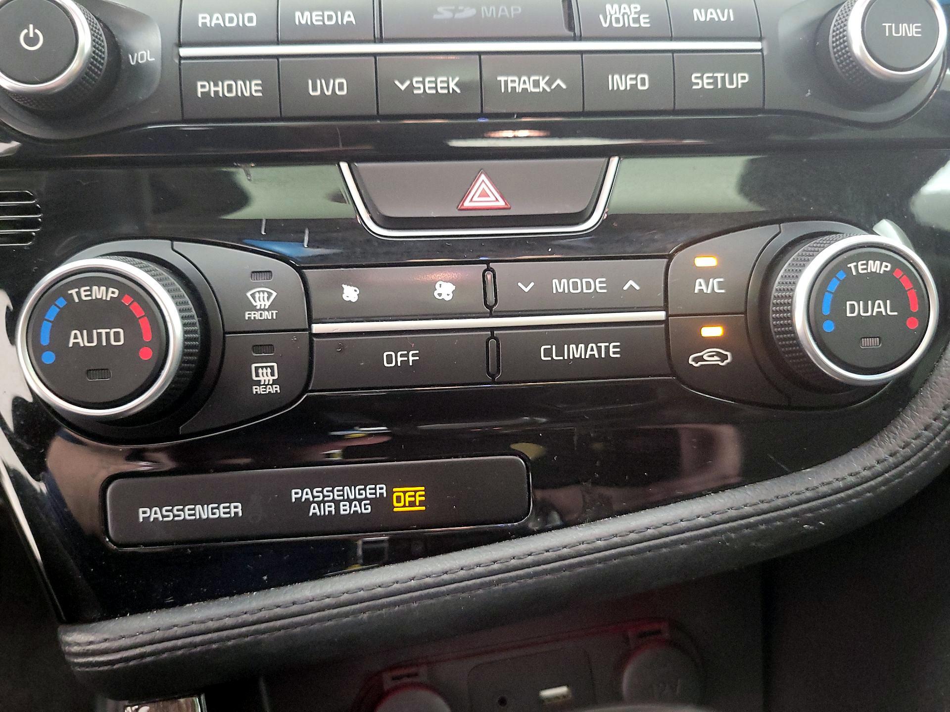 Thumbnail: 2015 Kia Optima - 17