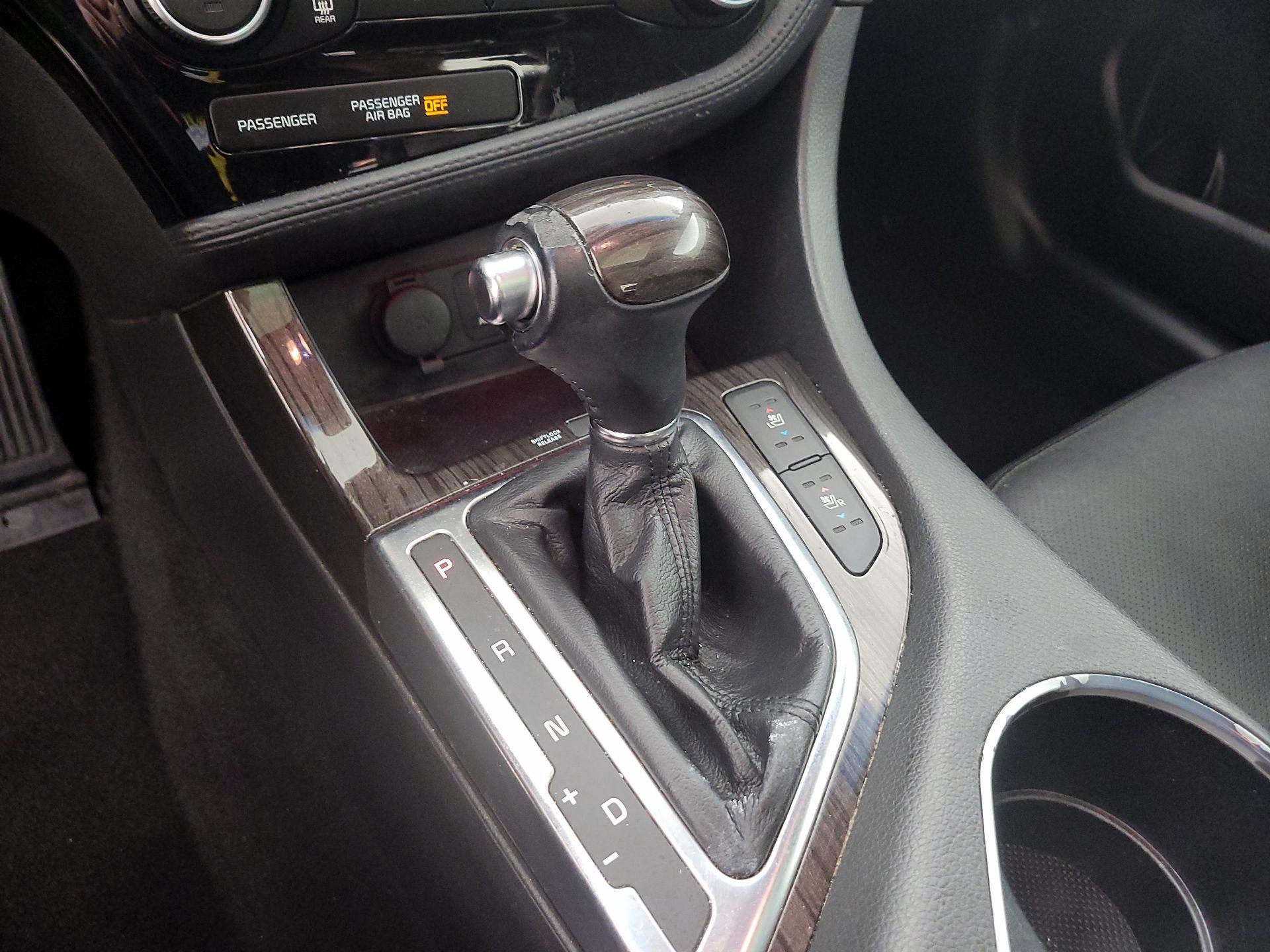 Thumbnail: 2015 Kia Optima - 18