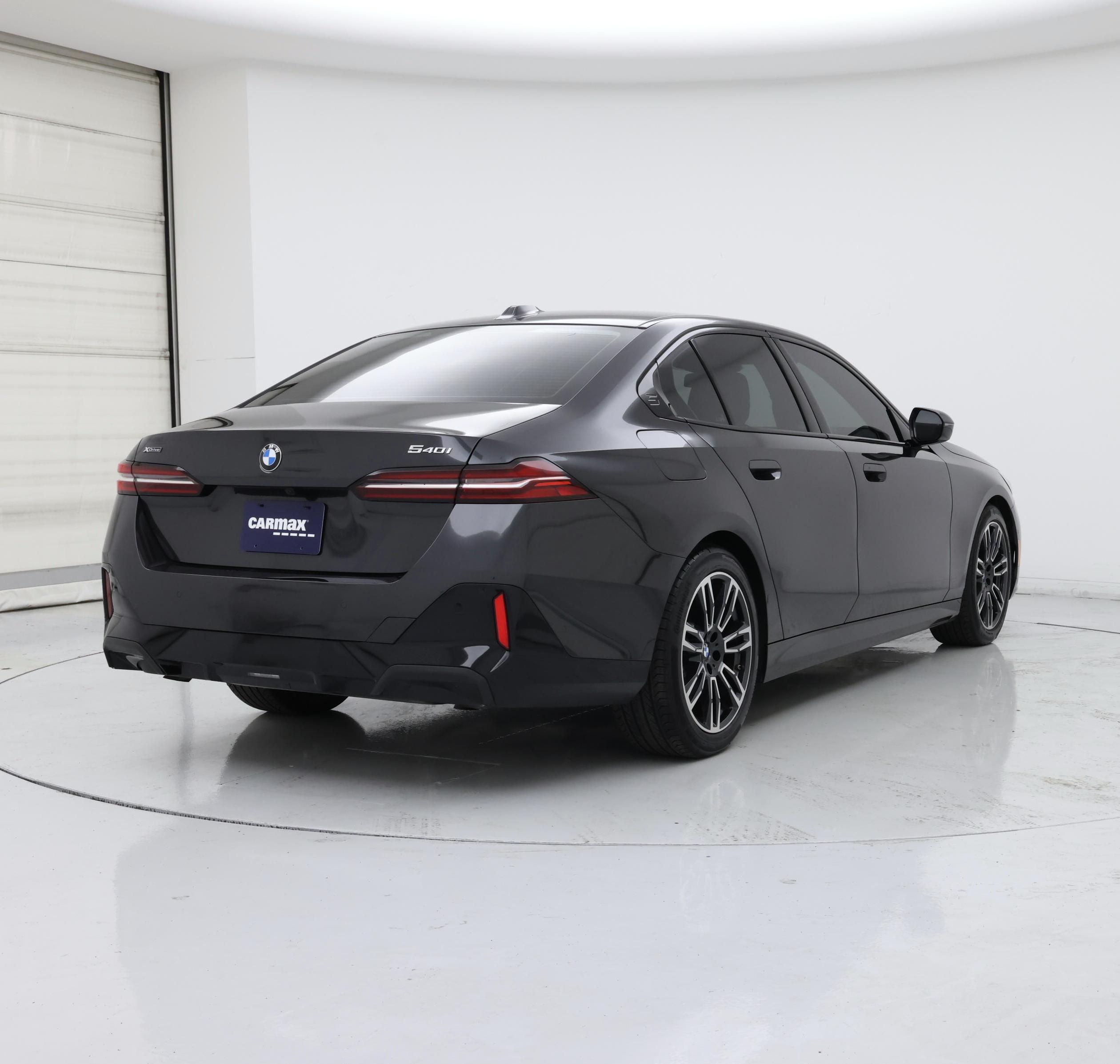 Thumbnail: 2024 BMW 5 Series - 8