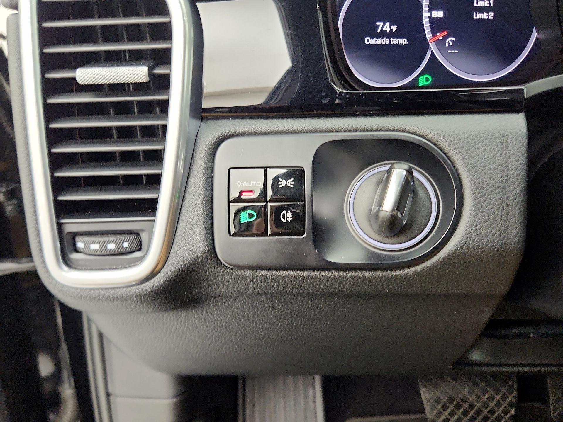 Thumbnail: 2020 Porsche Cayenne - 13