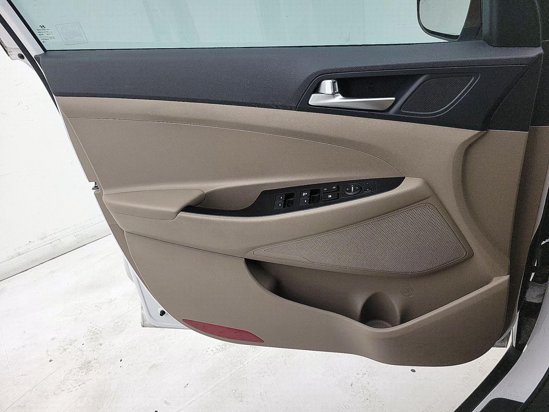 Thumbnail: 2019 Hyundai Tucson - 12