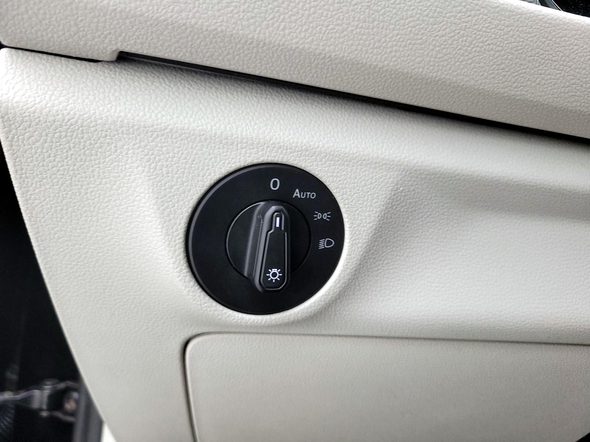 Thumbnail: 2020 Volkswagen Jetta - 13