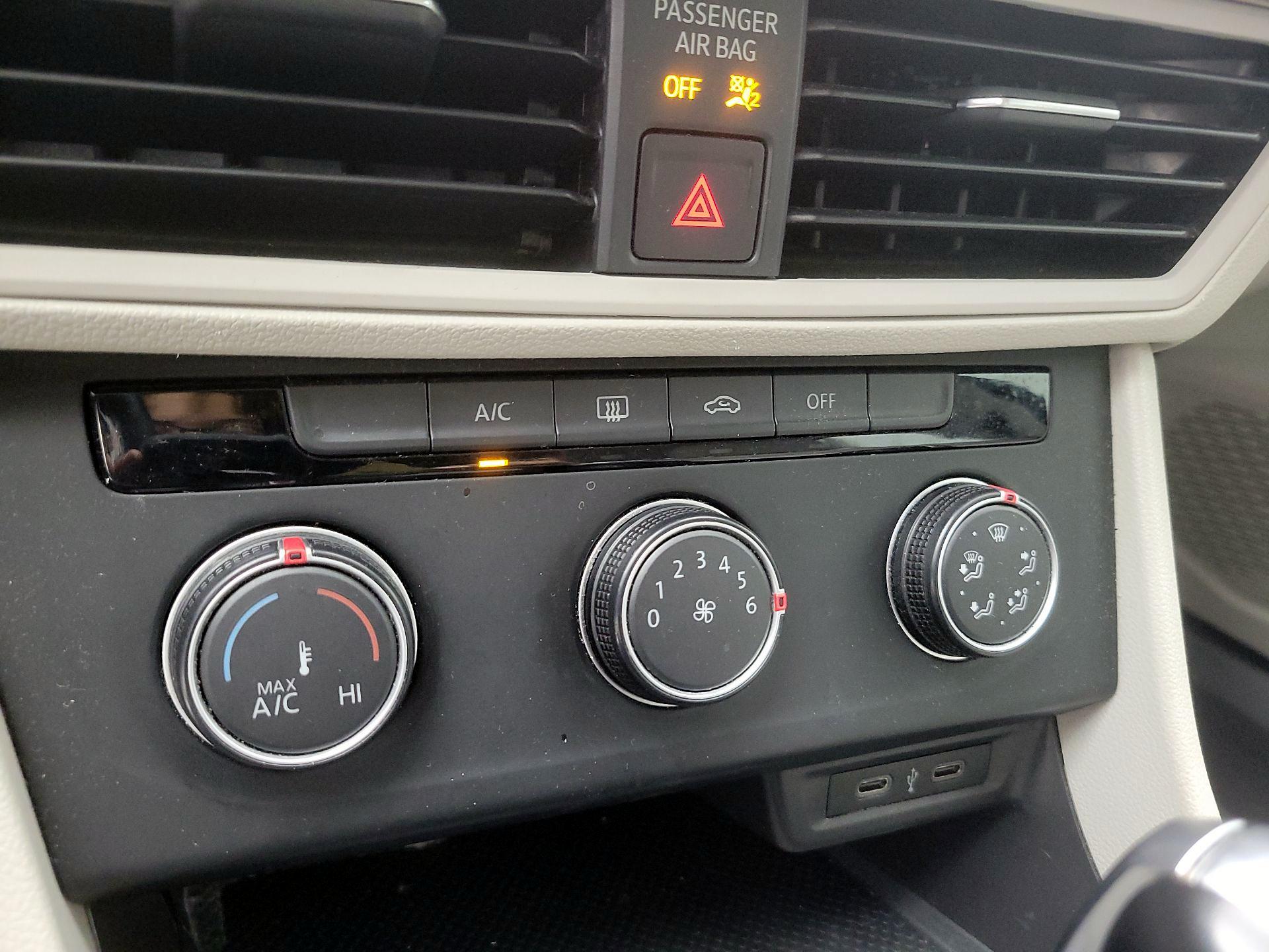 Thumbnail: 2020 Volkswagen Jetta - 16