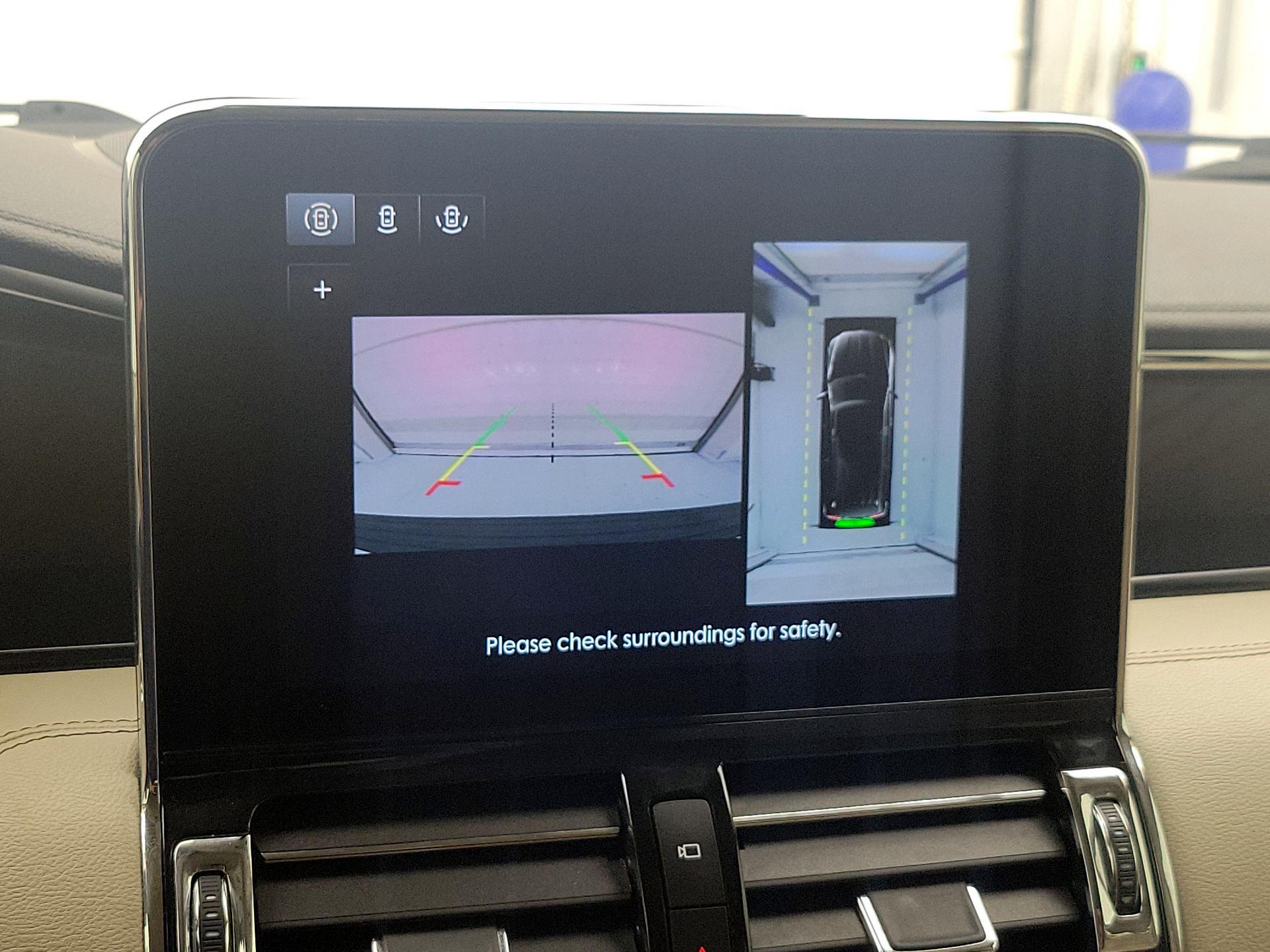 Thumbnail: 2021 Lincoln Navigator L - 15