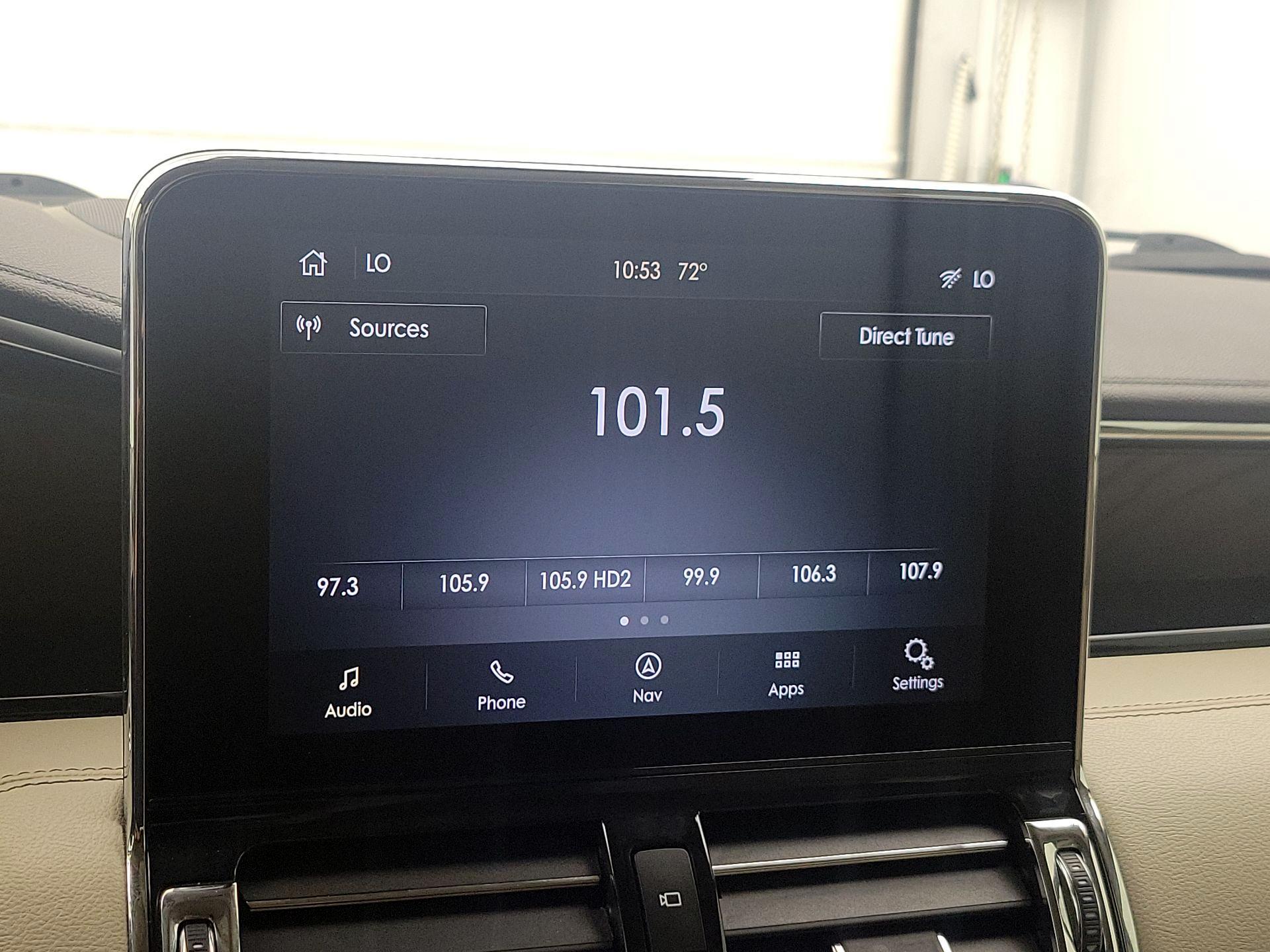 Thumbnail: 2021 Lincoln Navigator L - 16