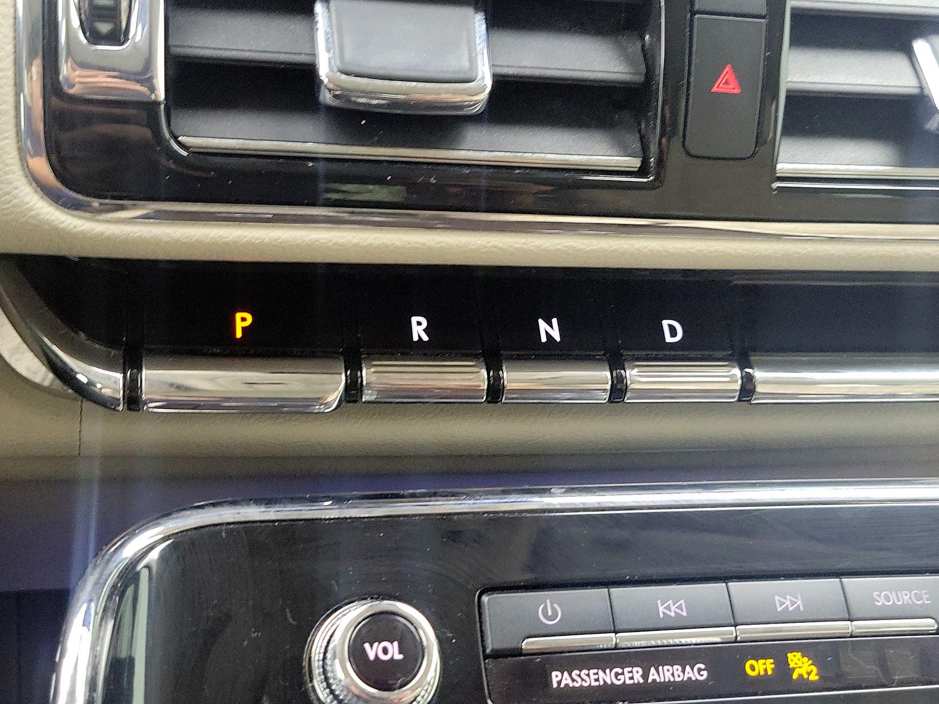 Thumbnail: 2021 Lincoln Navigator L - 18