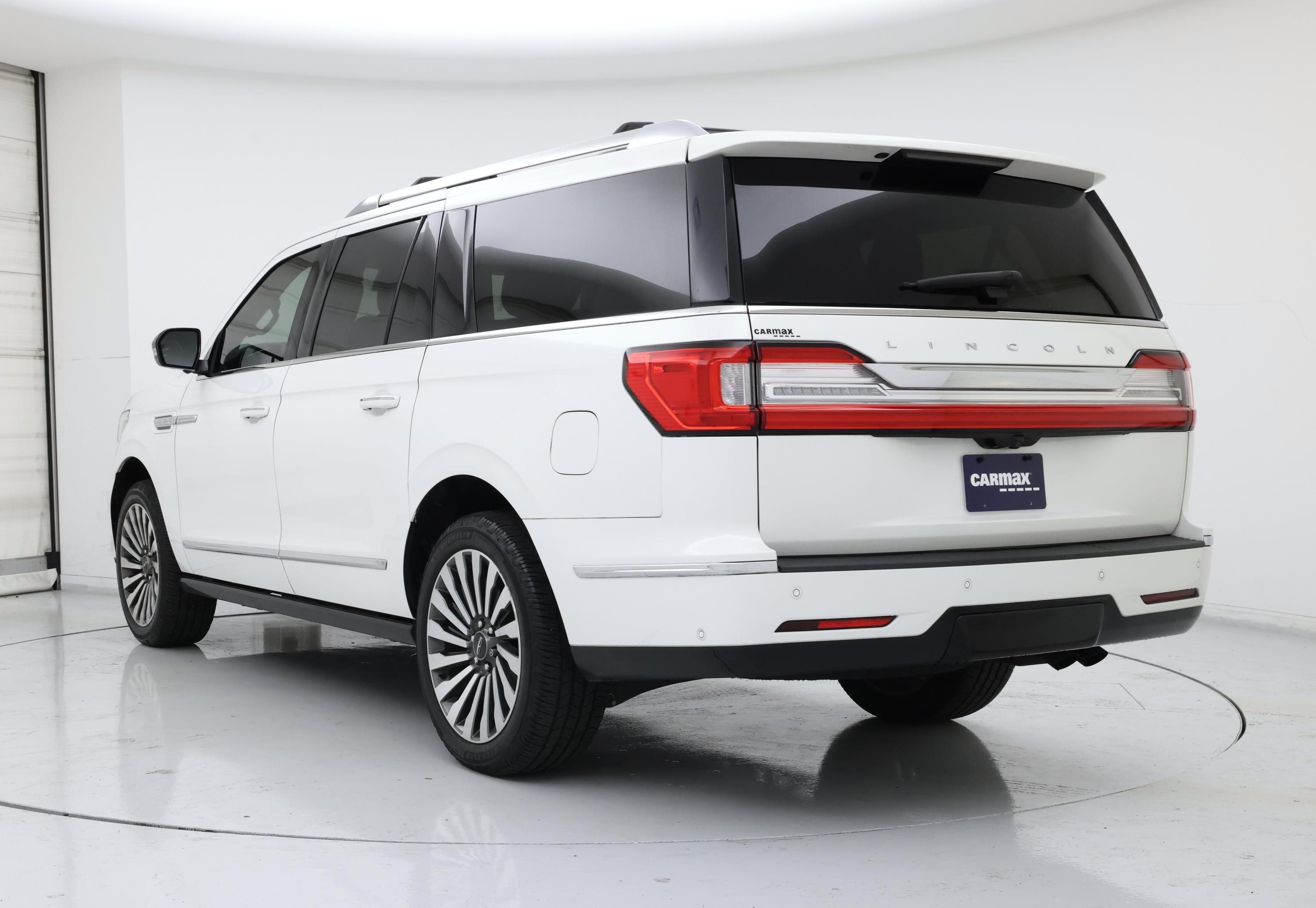 Thumbnail: 2021 Lincoln Navigator L - 2