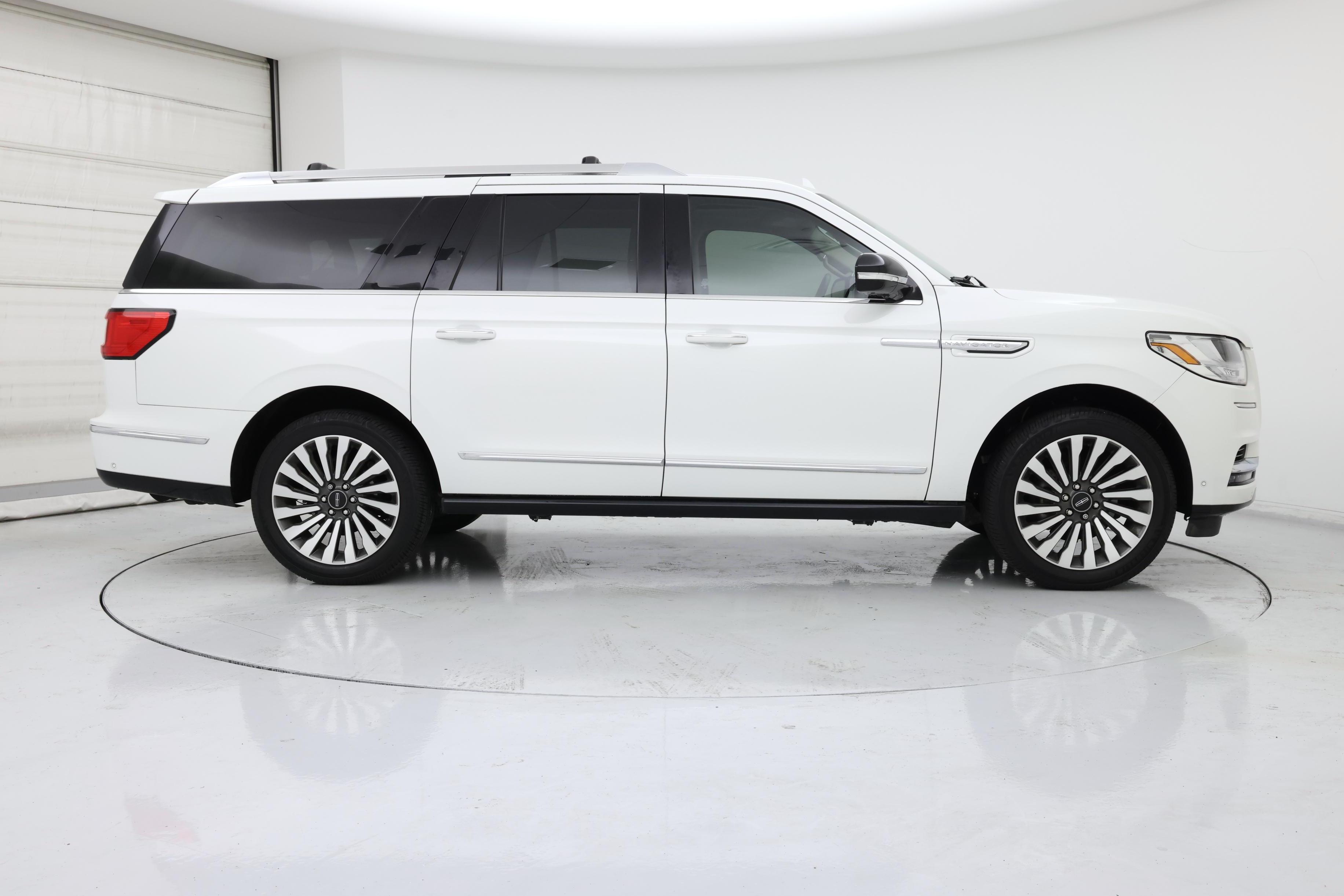 Thumbnail: 2021 Lincoln Navigator L - 7