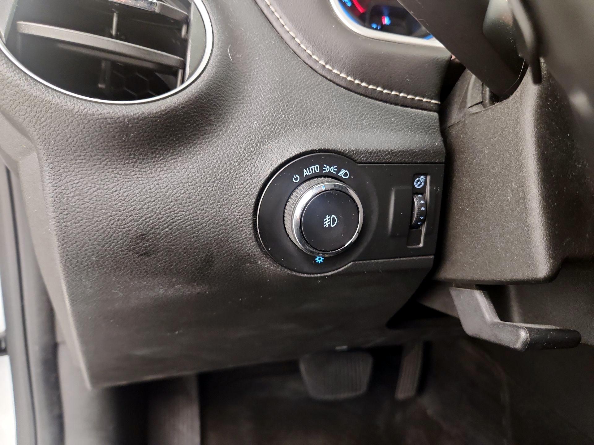 Thumbnail: 2015 Chevrolet Camaro - 13