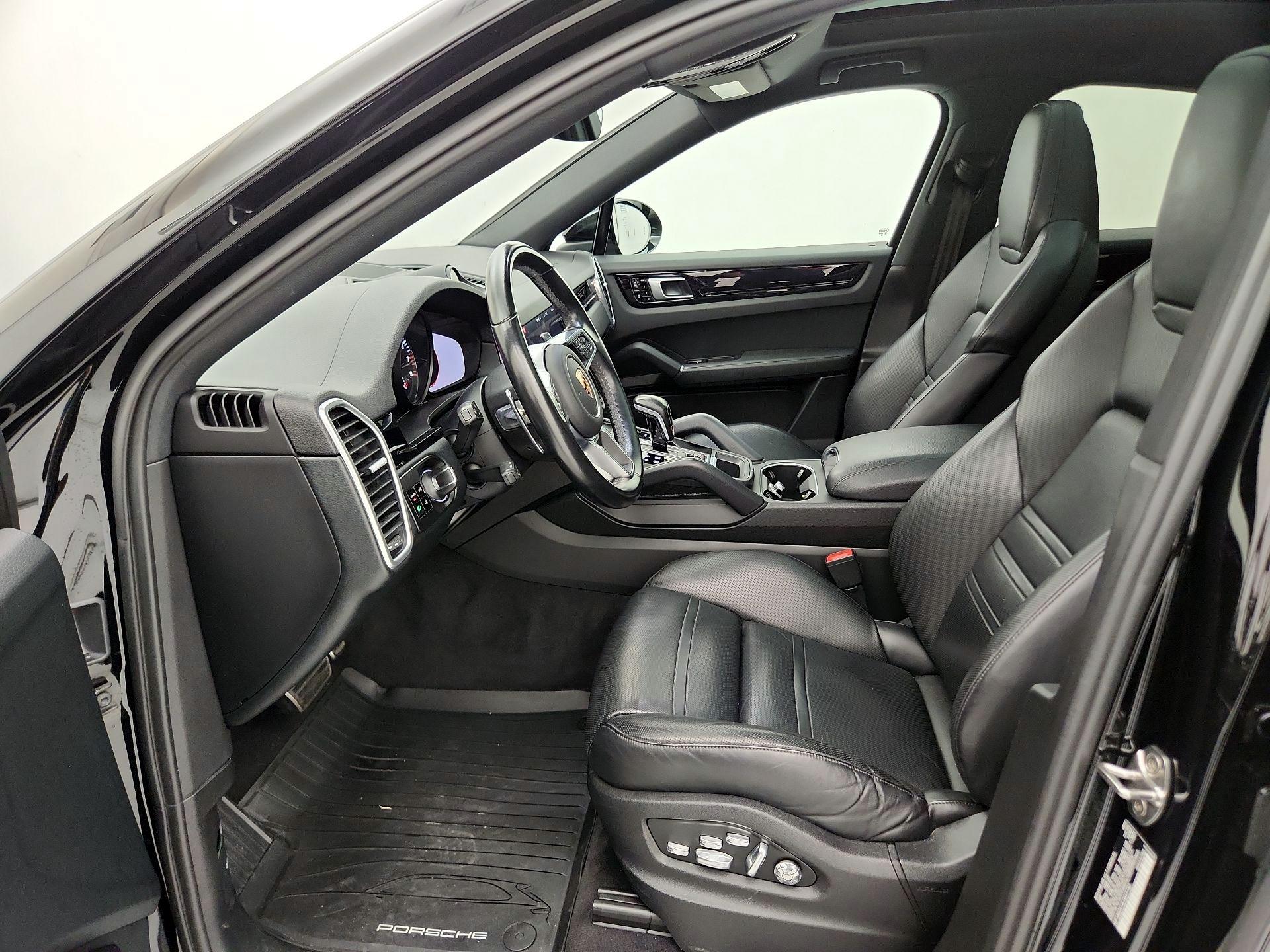 Thumbnail: 2020 Porsche Cayenne - 11