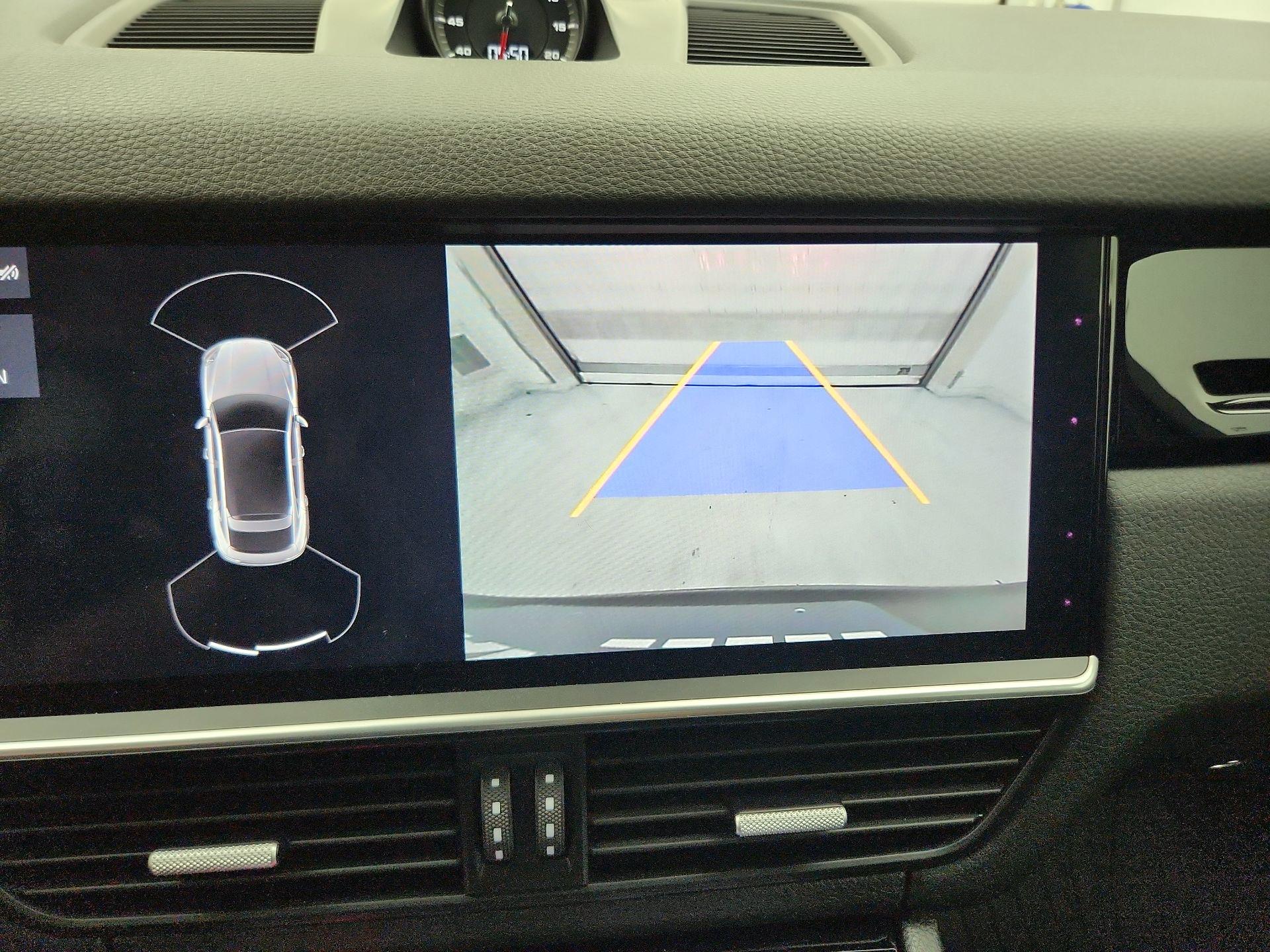 Thumbnail: 2020 Porsche Cayenne - 15