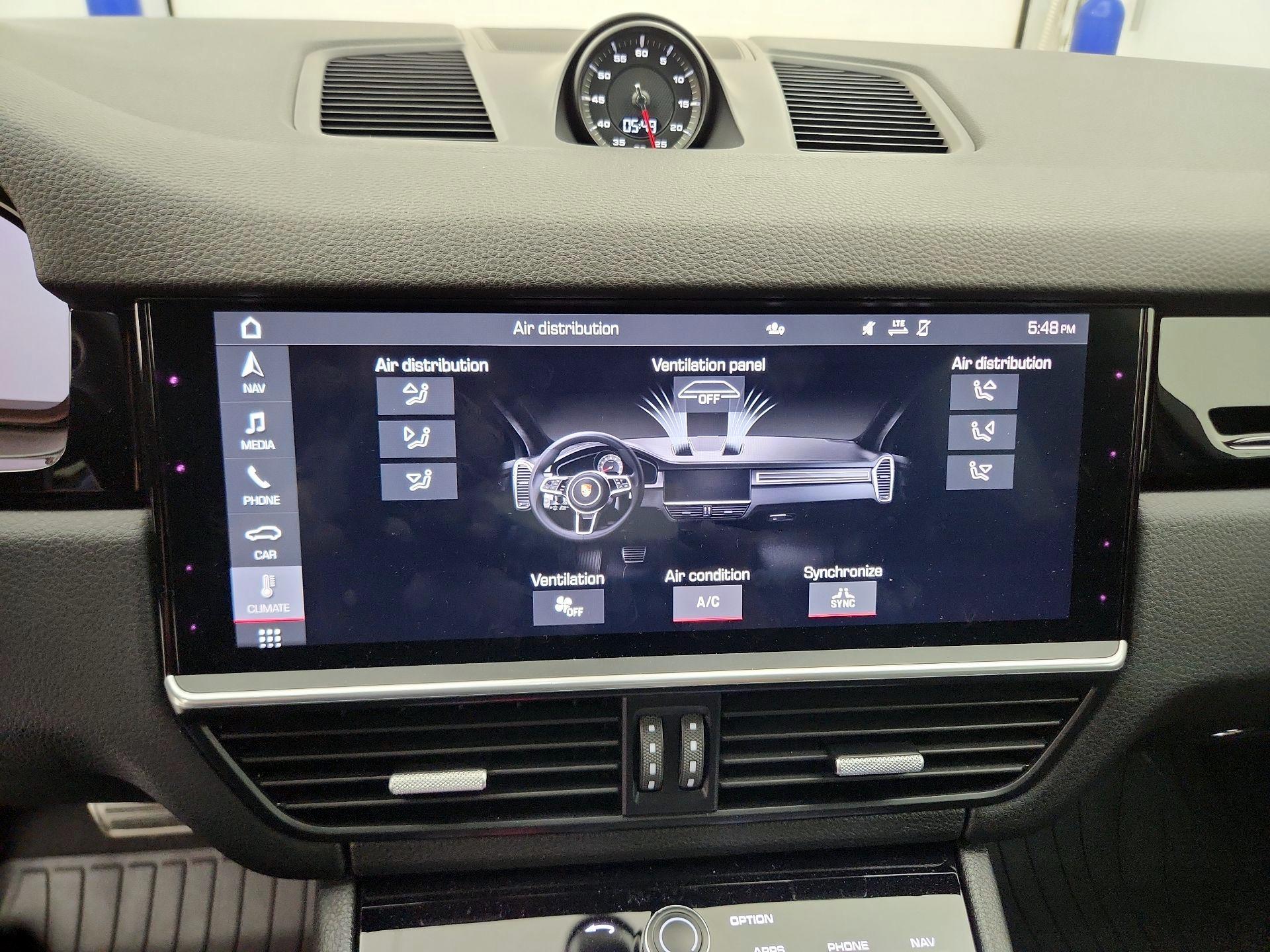 Thumbnail: 2020 Porsche Cayenne - 17