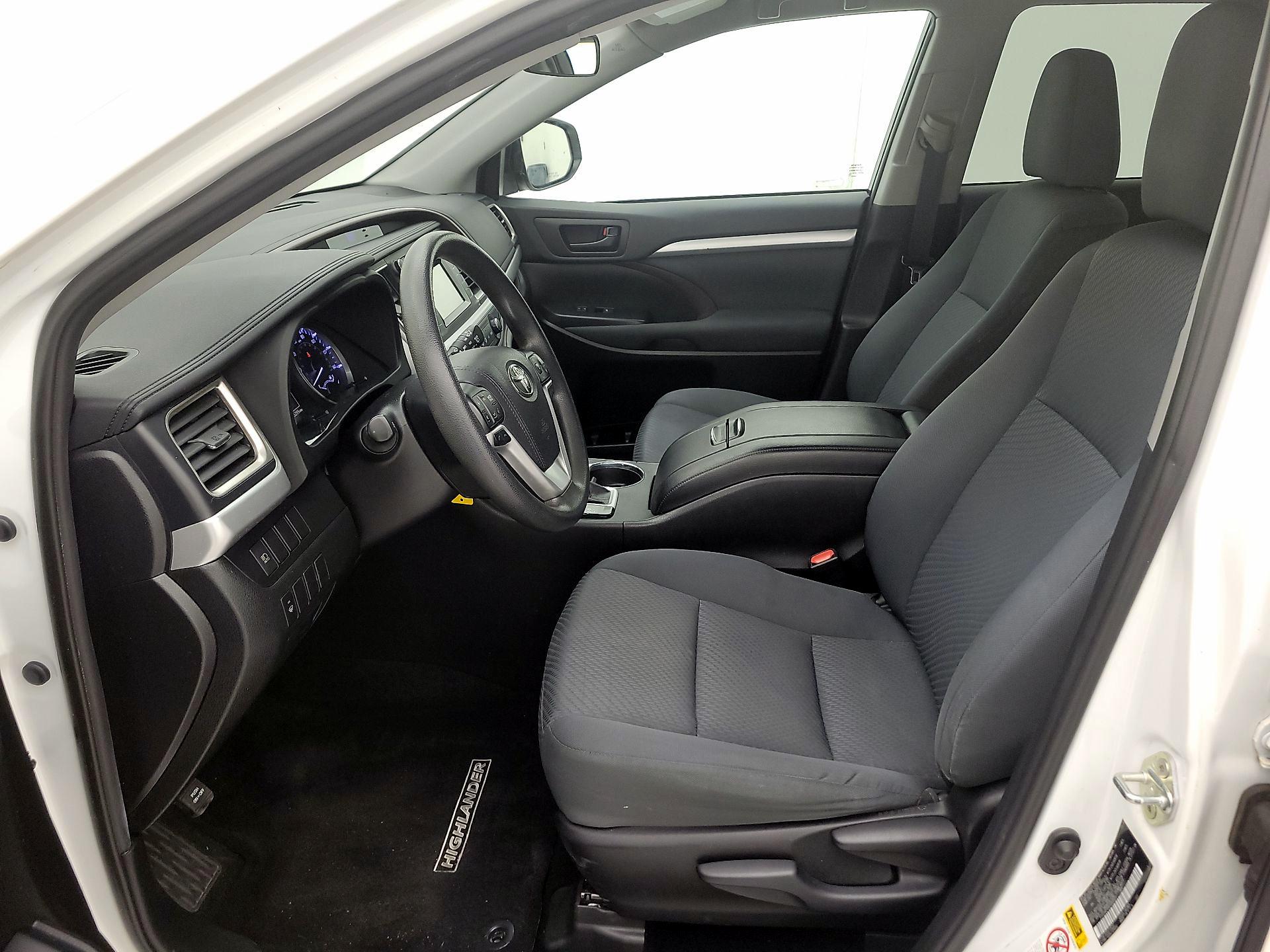 Thumbnail: 2019 Toyota Highlander - 11