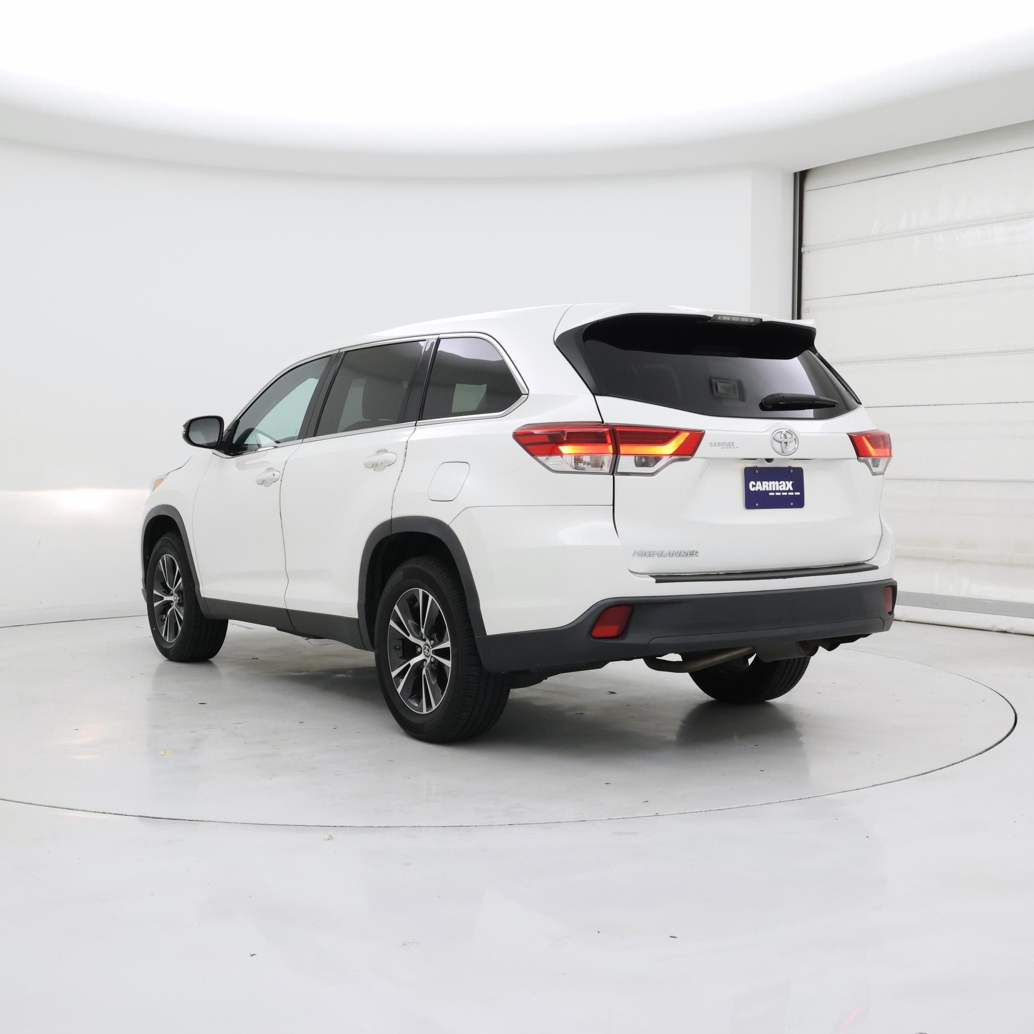 Thumbnail: 2019 Toyota Highlander - 2