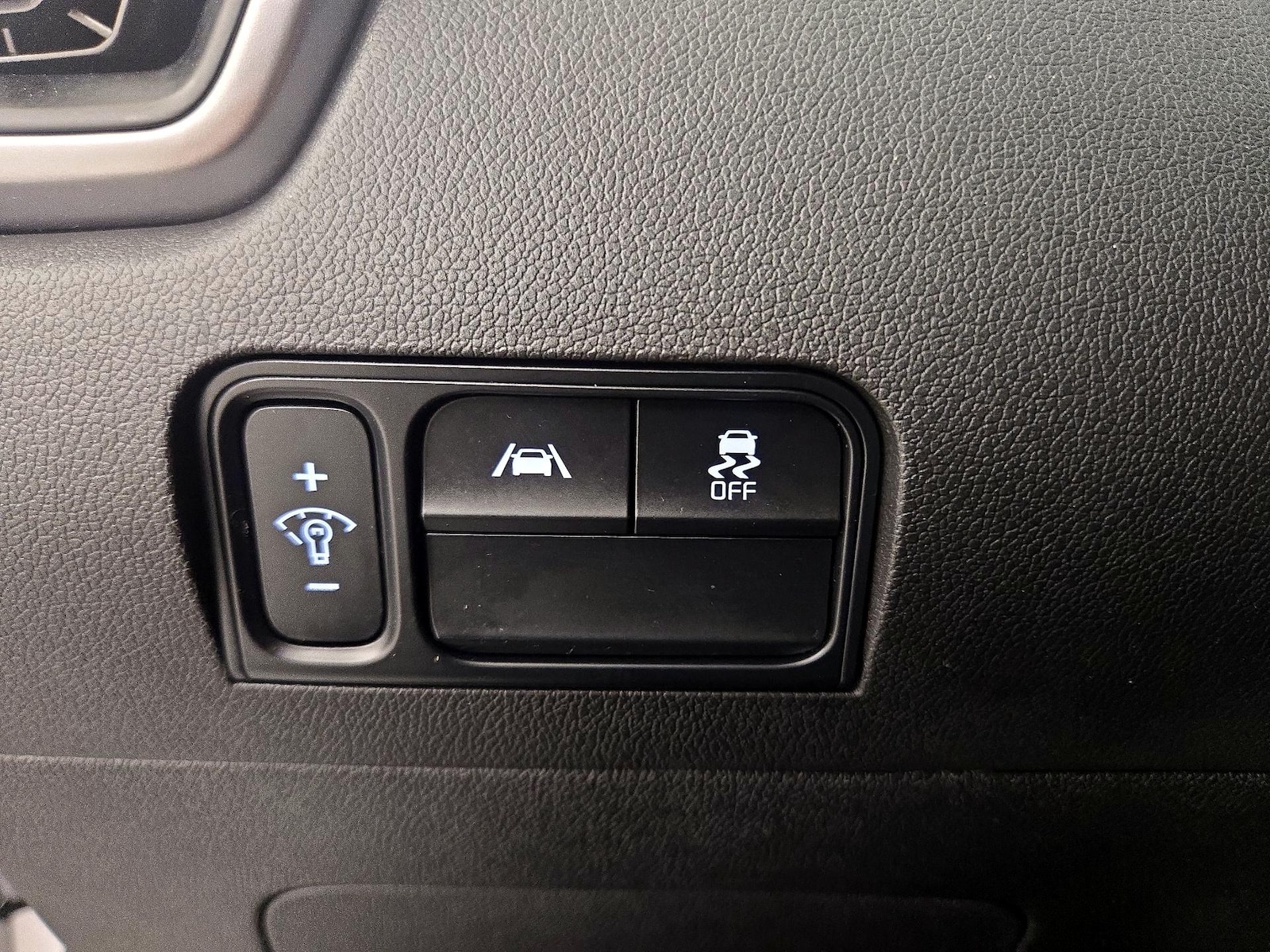 2023 Kia Sorento LX - Photo 14