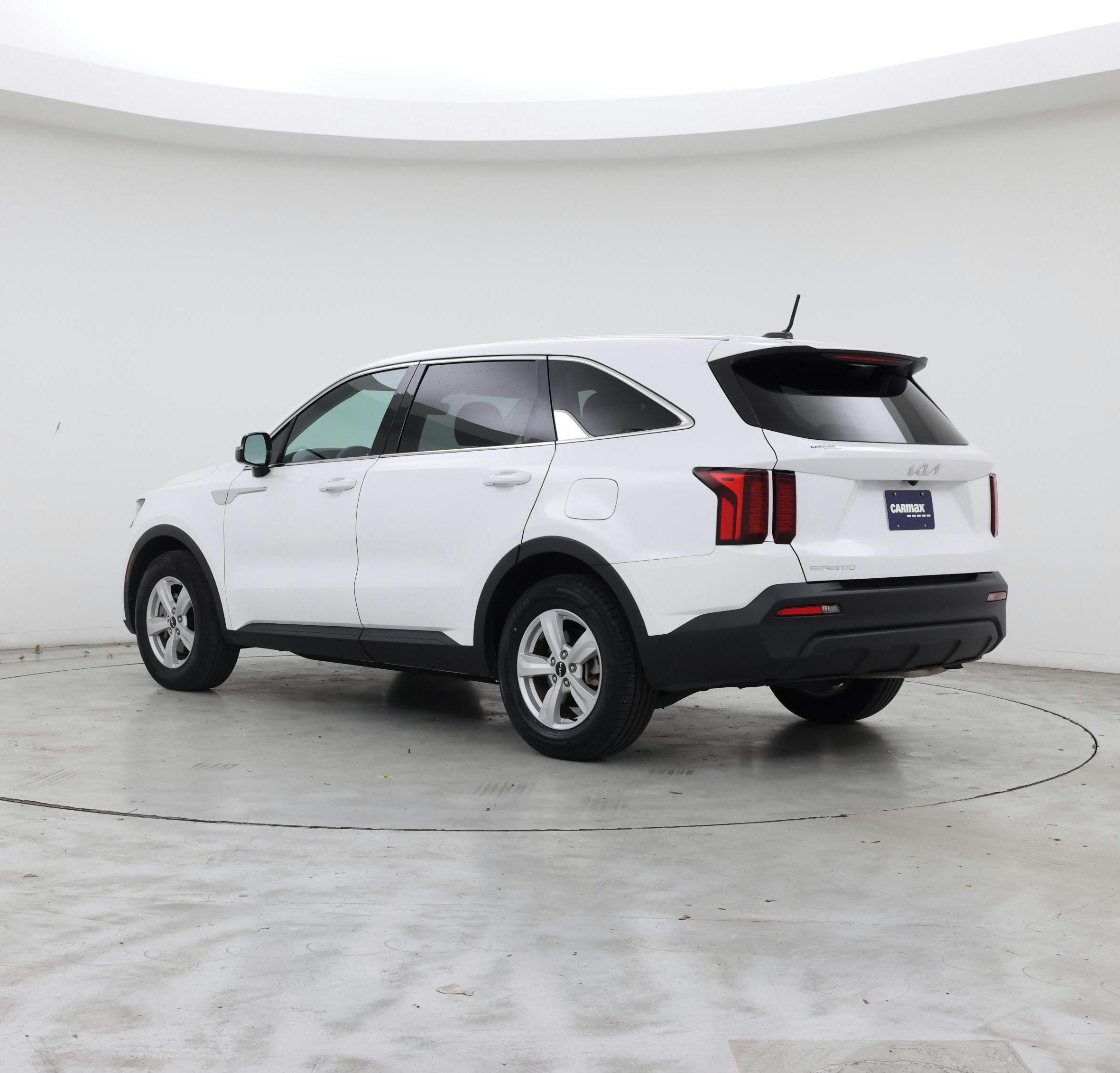 Thumbnail: 2023 Kia Sorento - 2