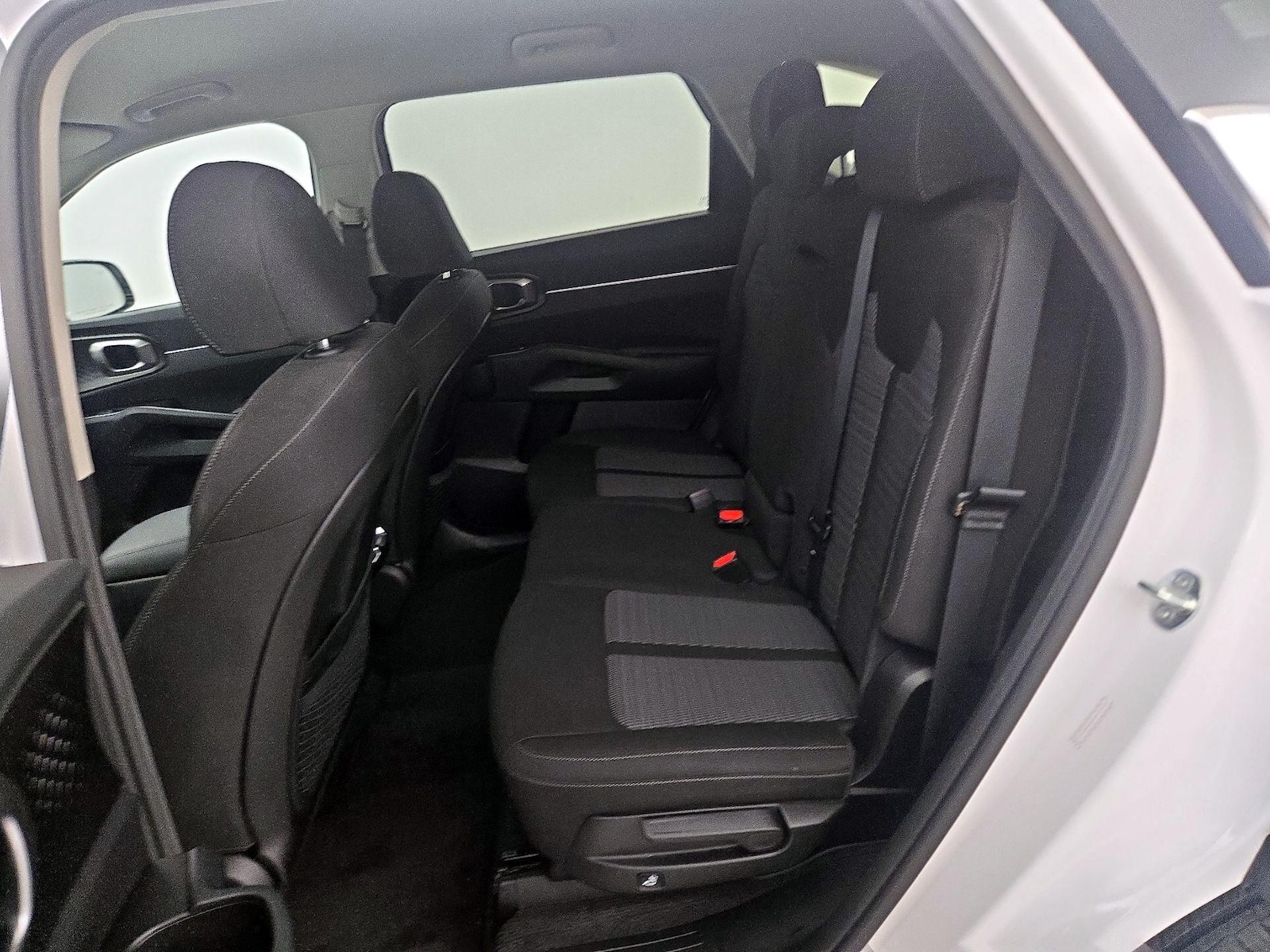 2023 Kia Sorento LX - Photo 20