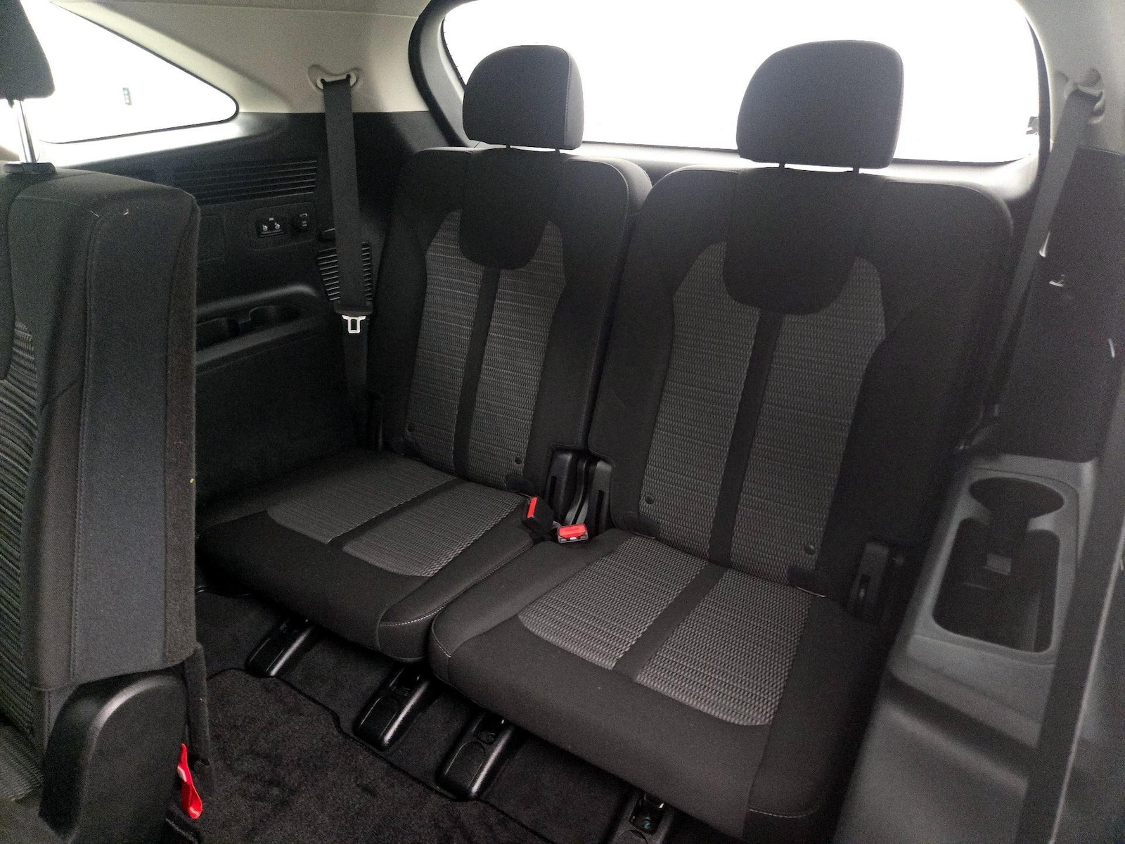 2023 Kia Sorento LX - Photo 21