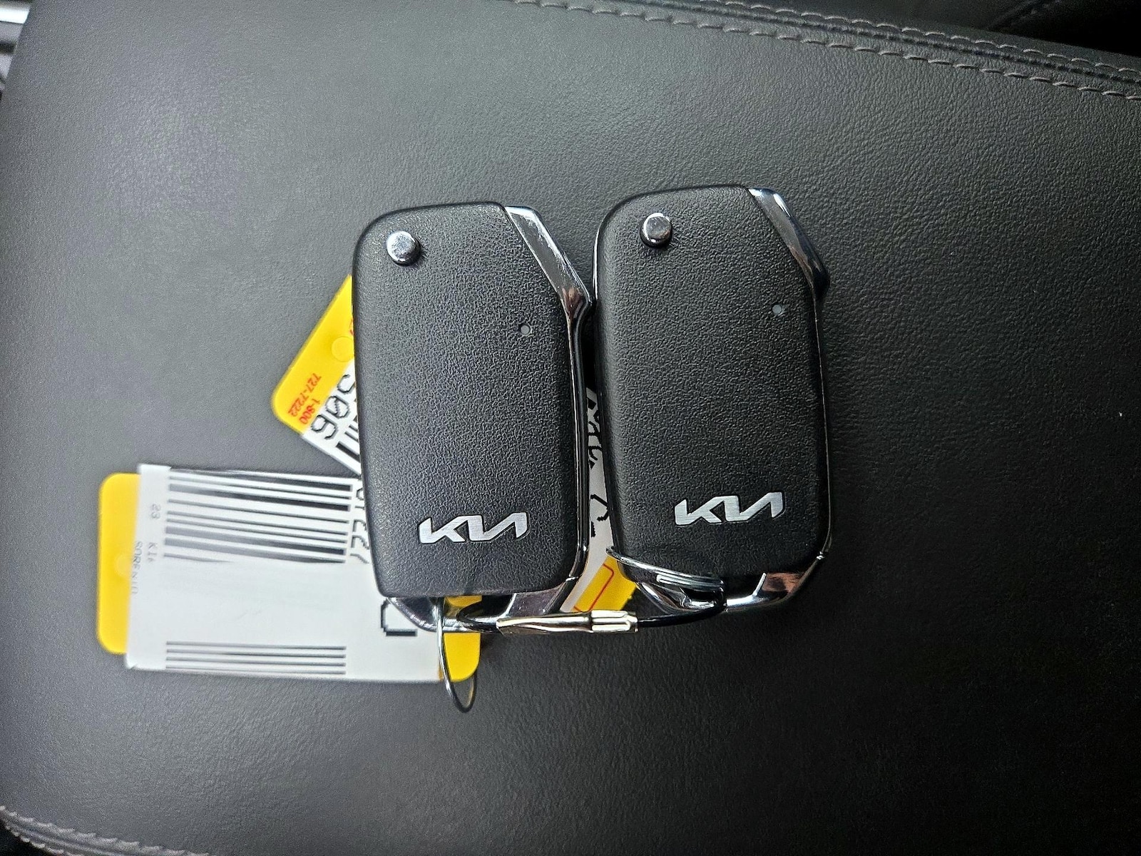 2023 Kia Sorento LX - Photo 25