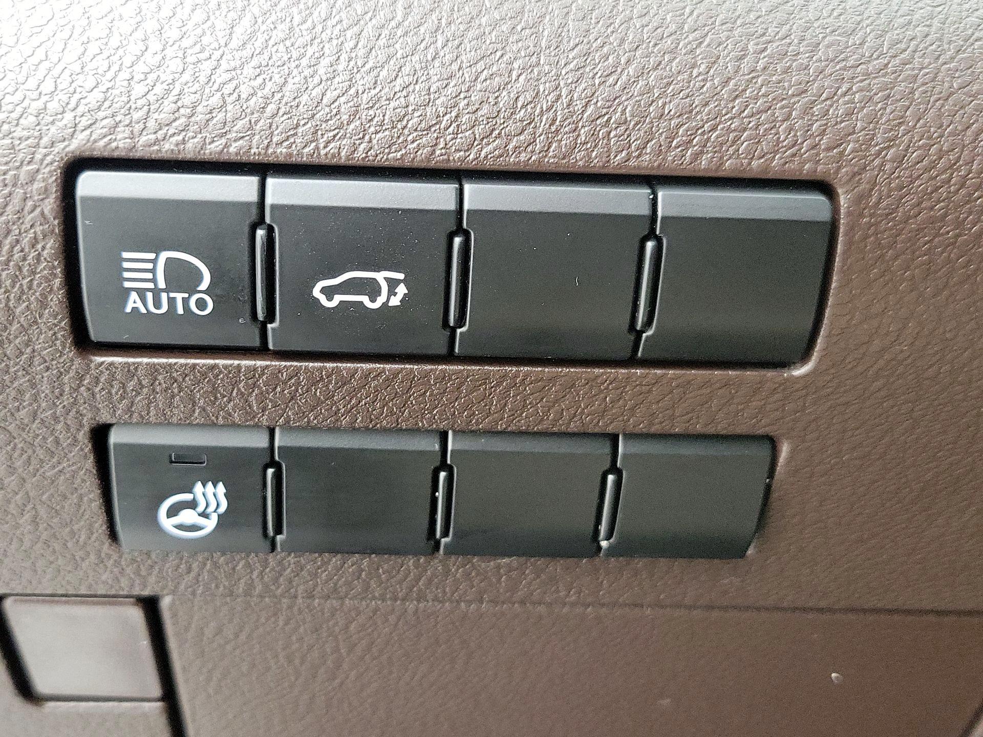 Thumbnail: 2019 Lexus RX - 13