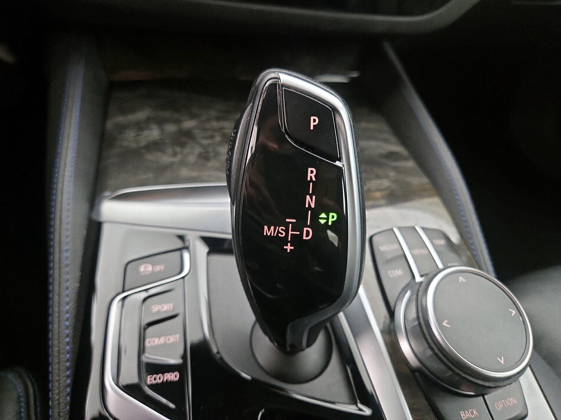 Thumbnail: 2020 BMW 5 Series - 18