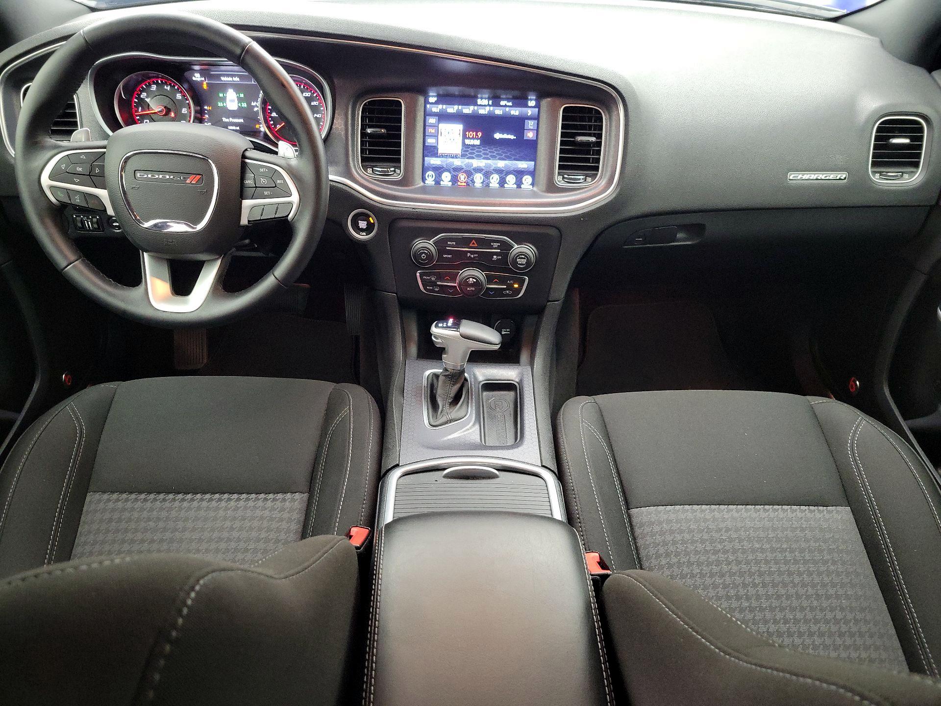 Thumbnail: 2017 Dodge Charger - 9