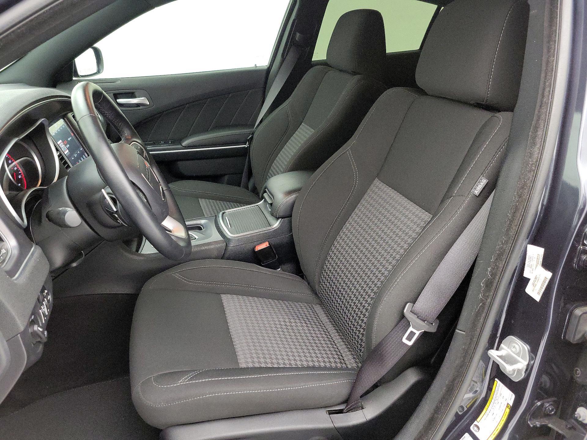 Thumbnail: 2017 Dodge Charger - 11