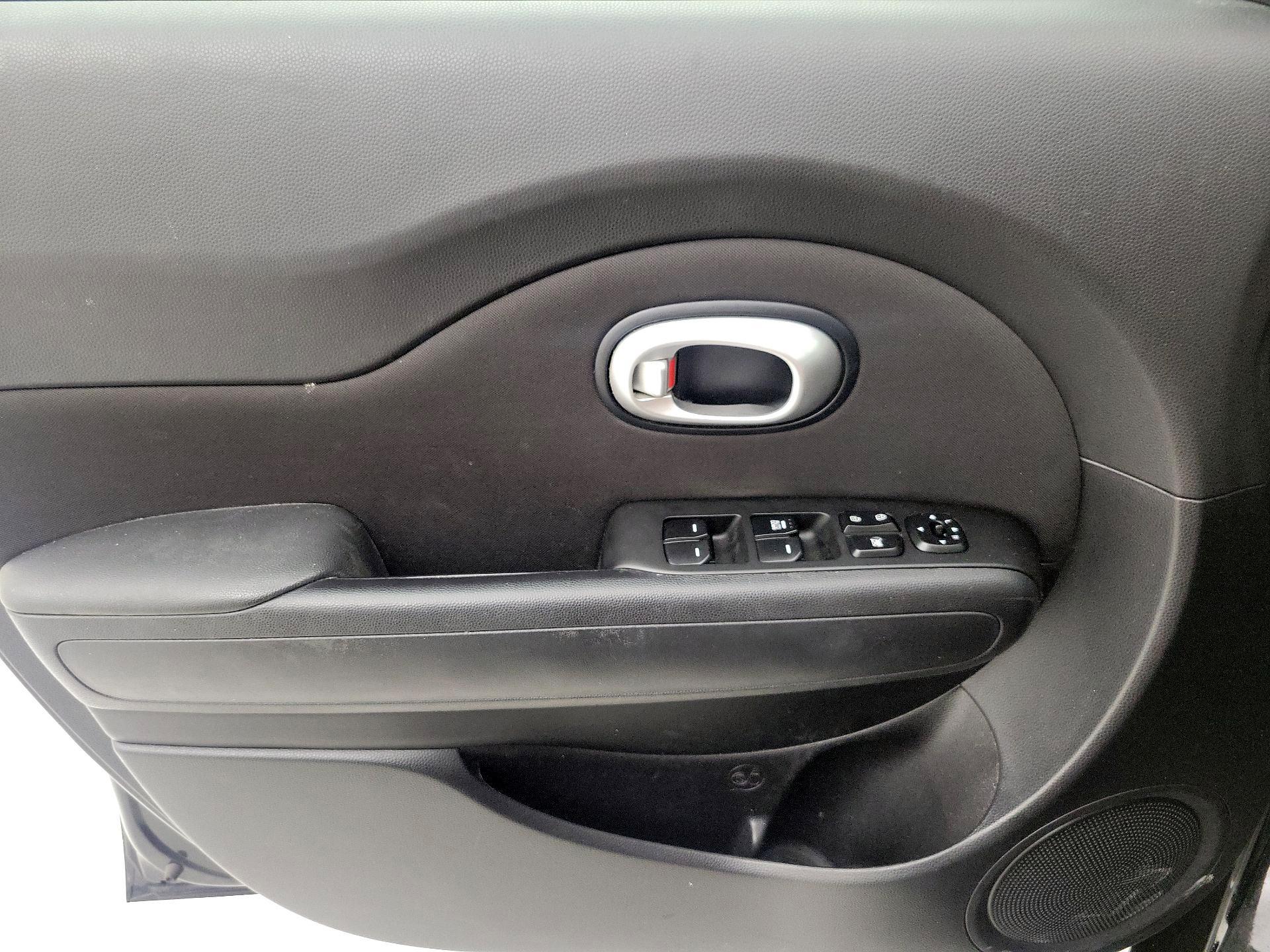 Thumbnail: 2016 Kia Soul - 12