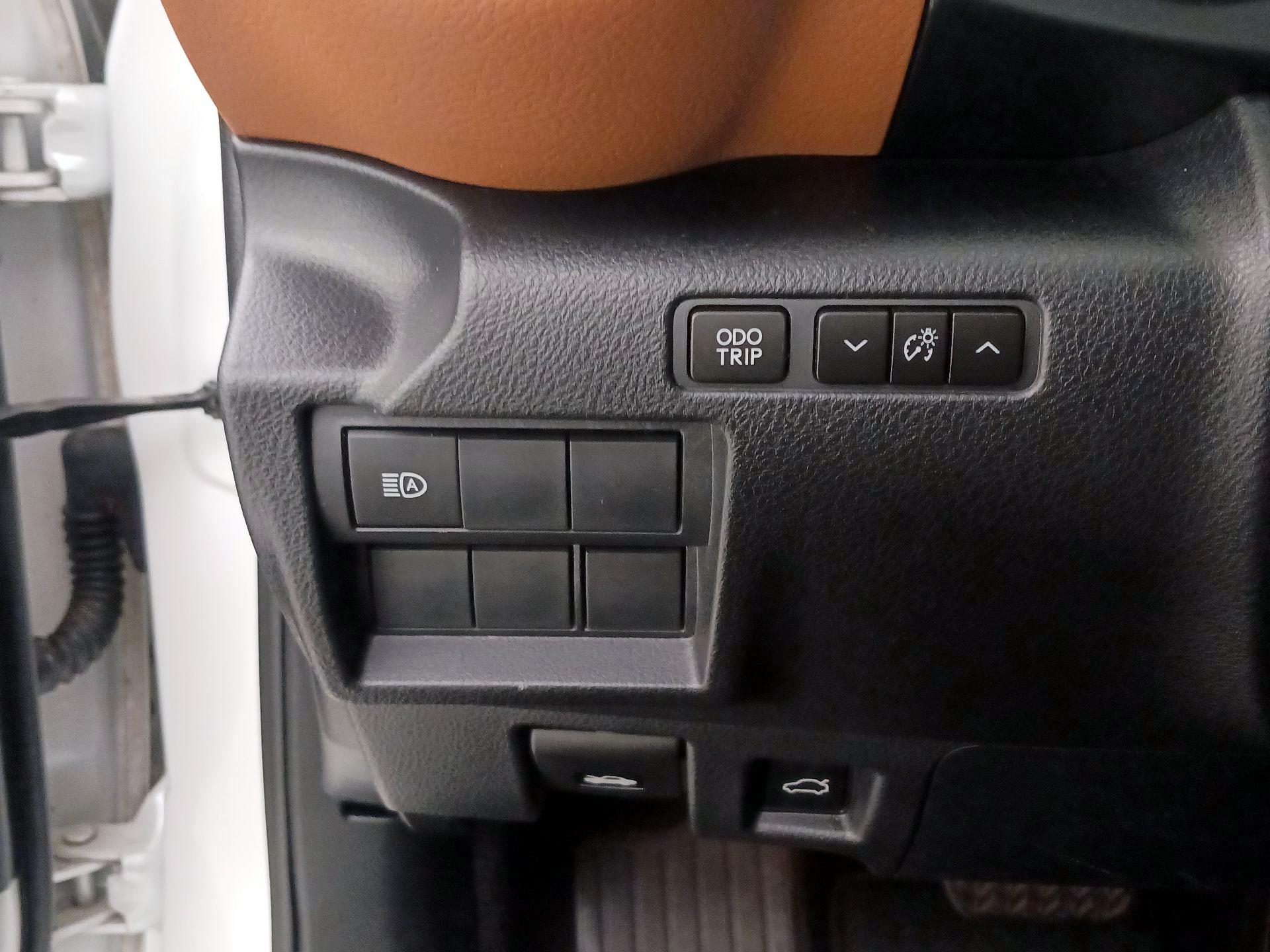 Thumbnail: 2021 Lexus IS - 13