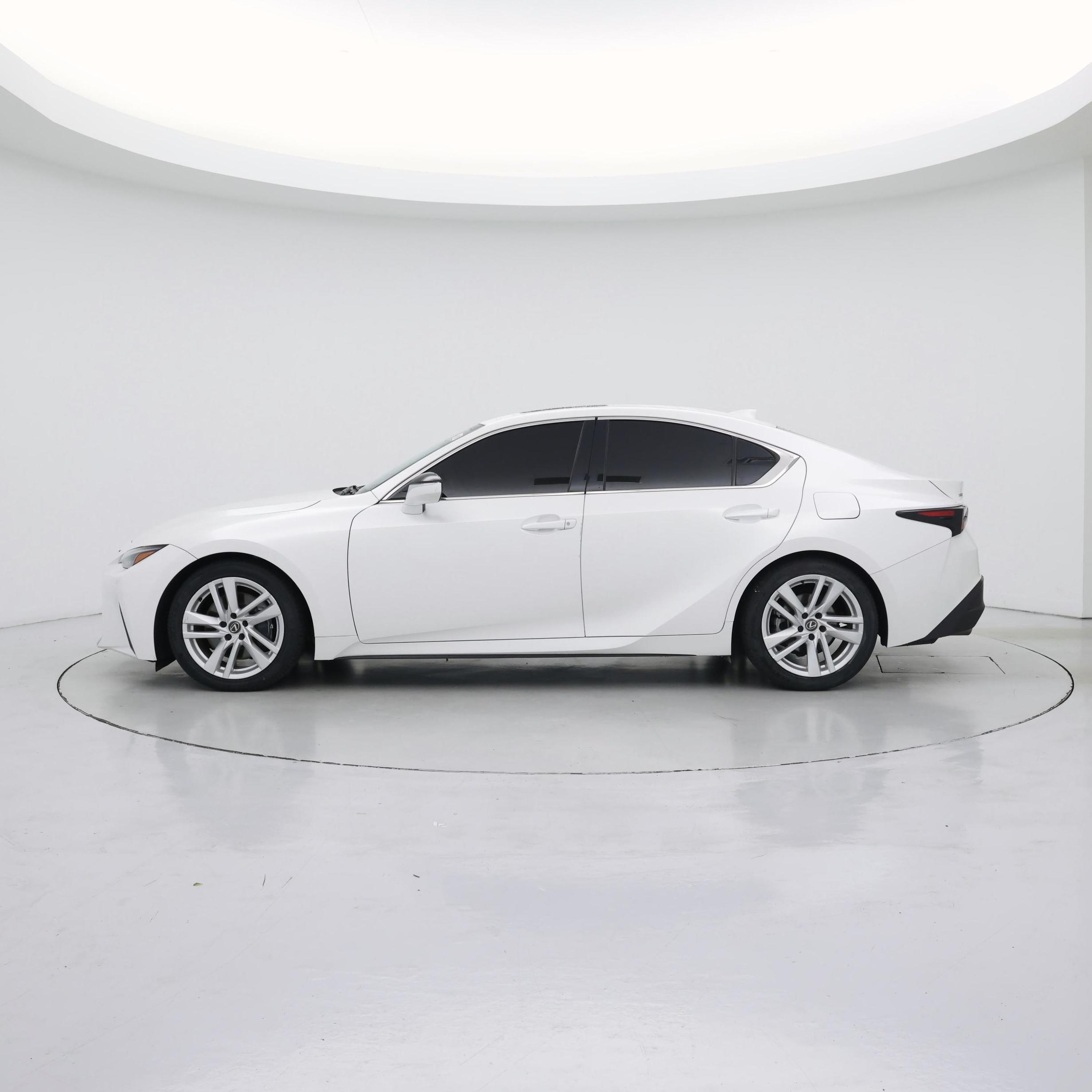 Thumbnail: 2021 Lexus IS - 3