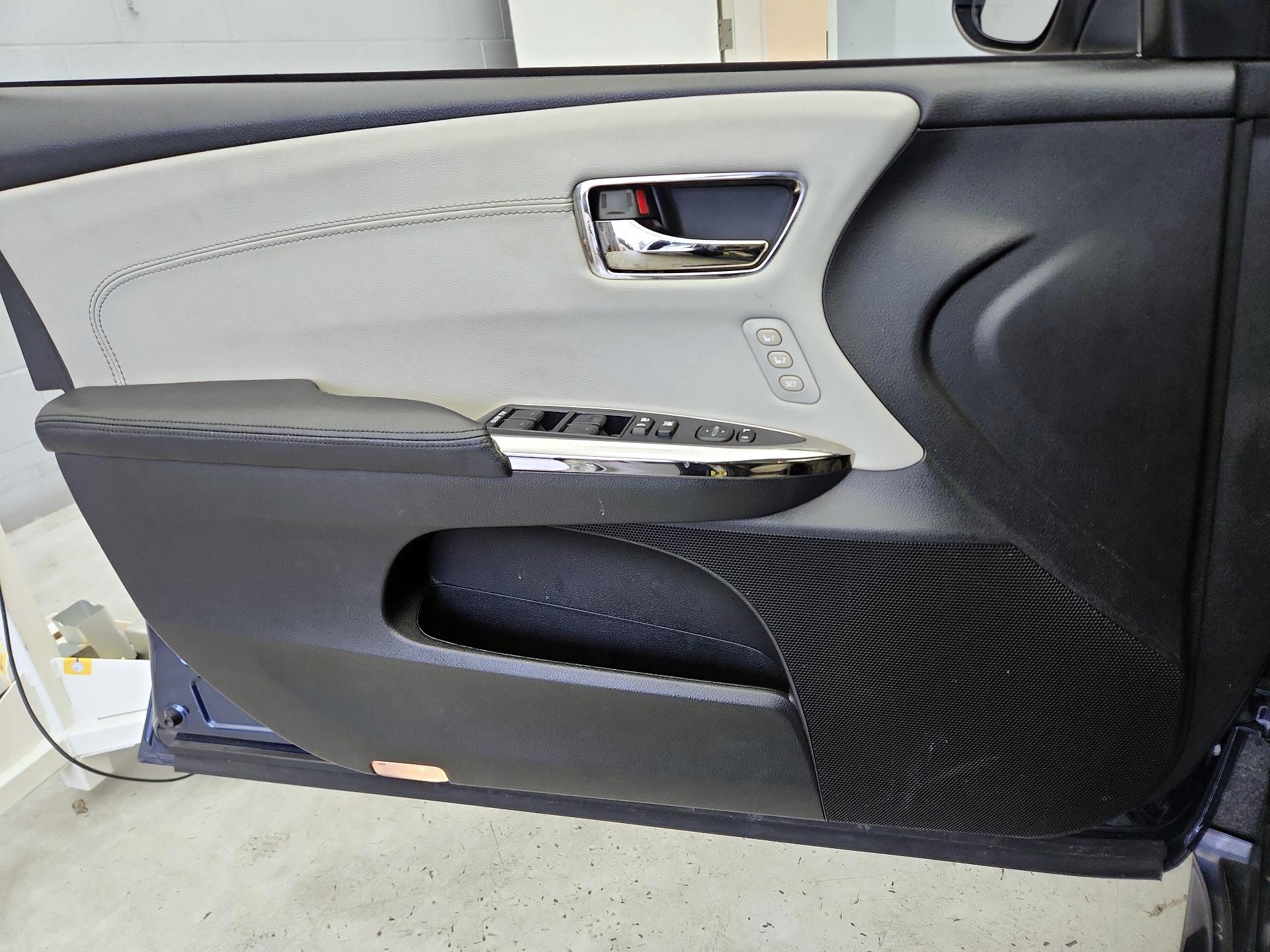 Thumbnail: 2014 Toyota Avalon - 12