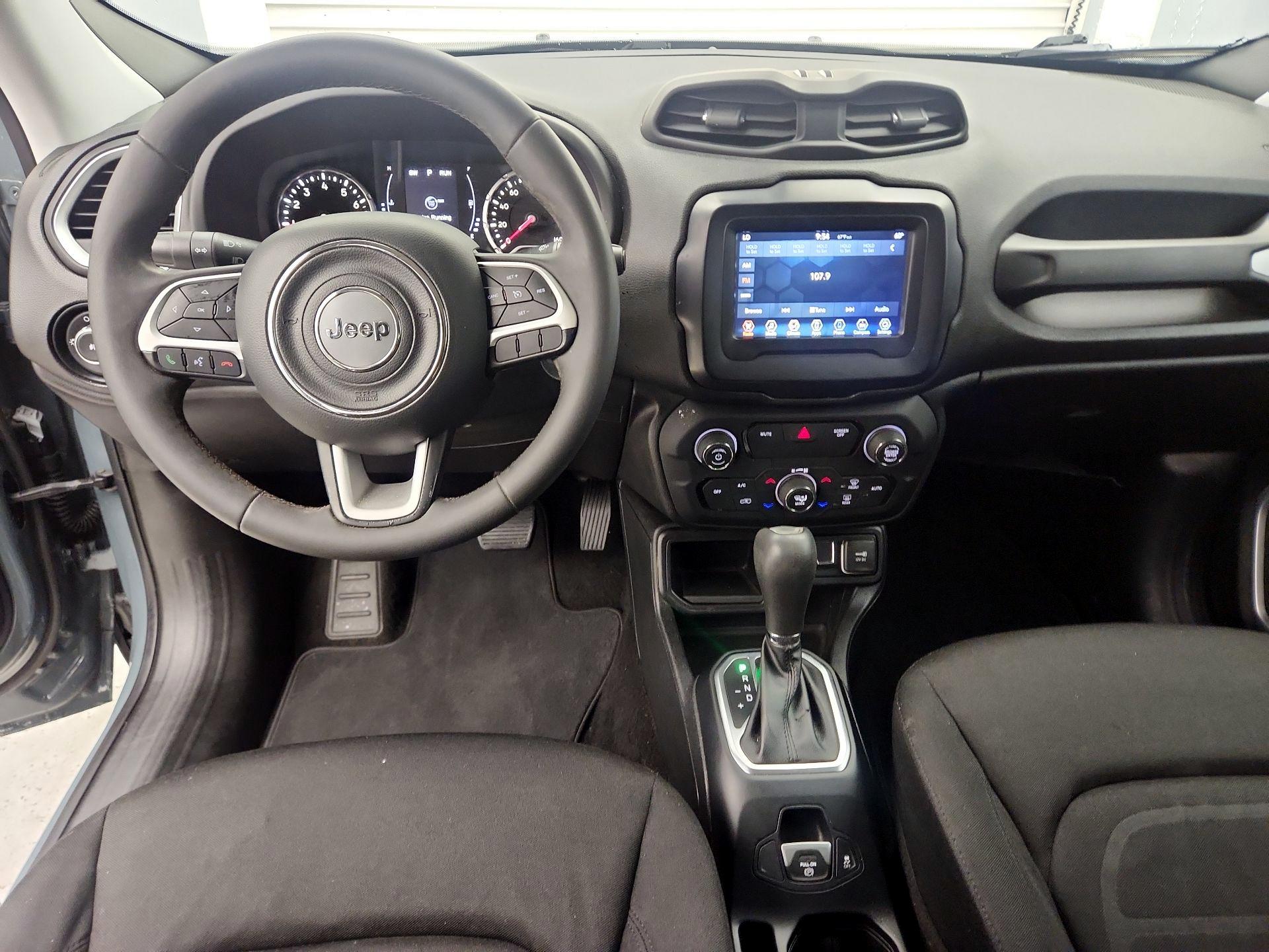 Thumbnail: 2018 Jeep Renegade - 9