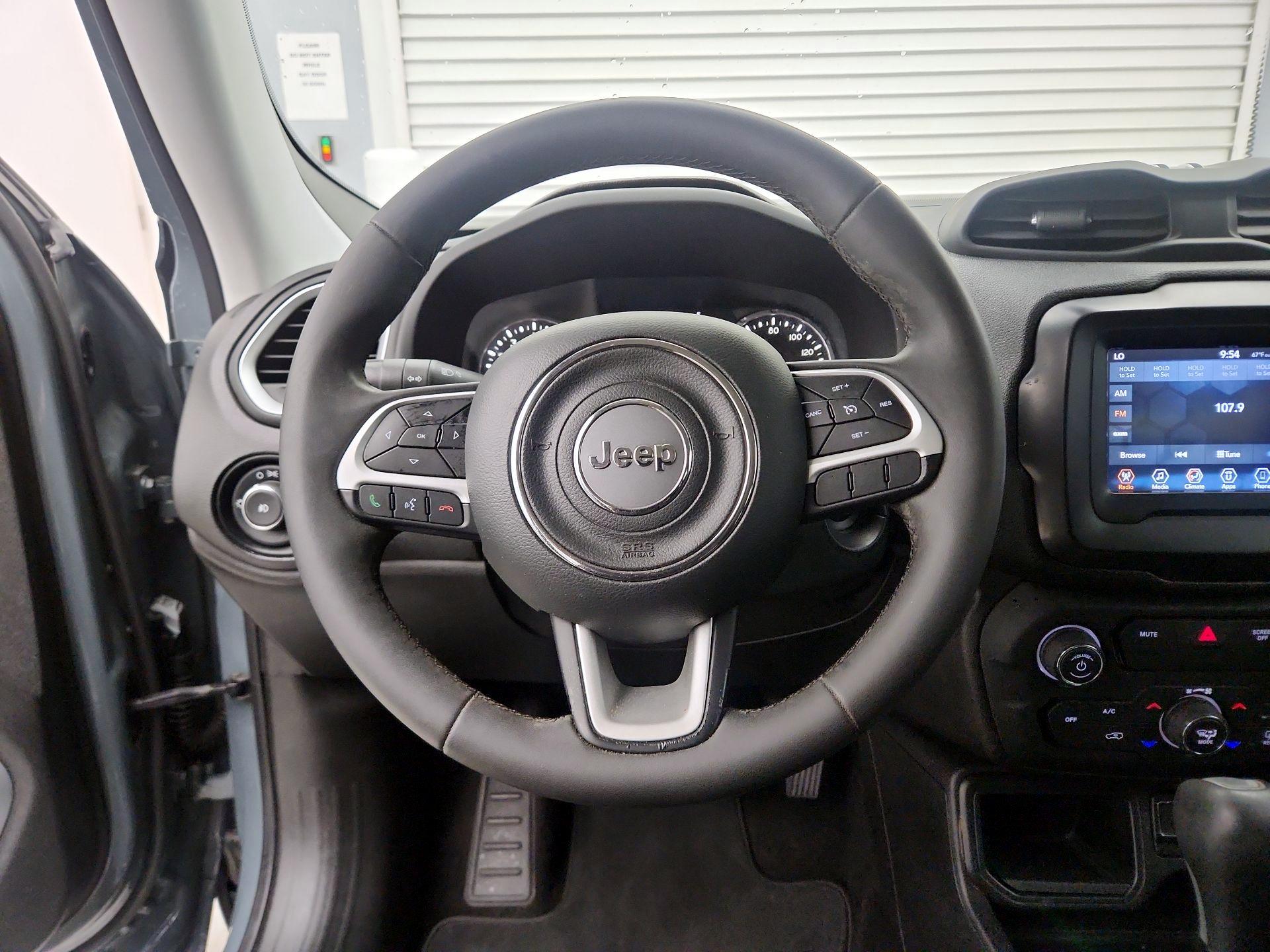 Thumbnail: 2018 Jeep Renegade - 10