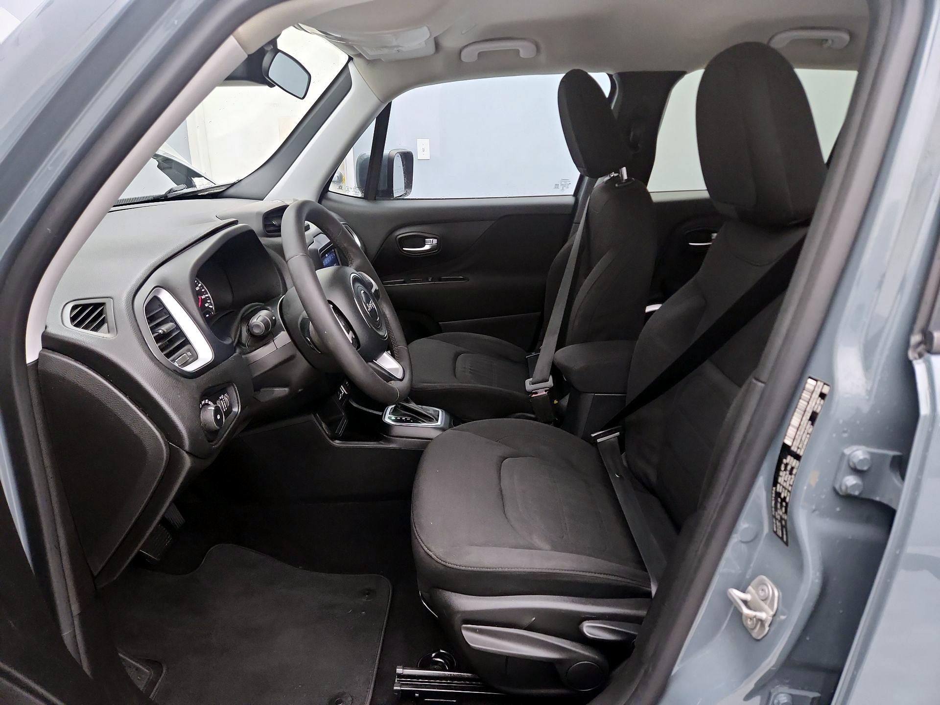 Thumbnail: 2018 Jeep Renegade - 11