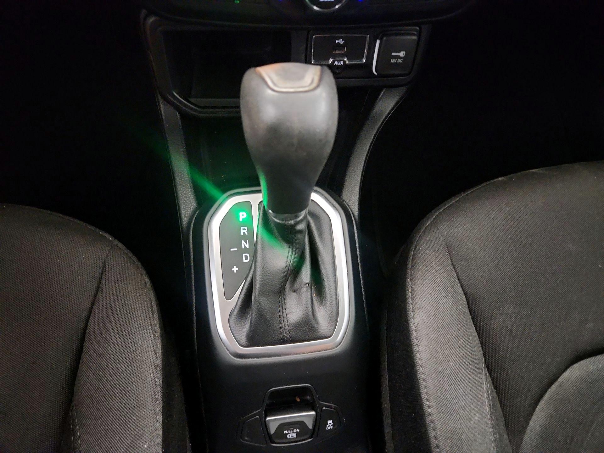 Thumbnail: 2018 Jeep Renegade - 17