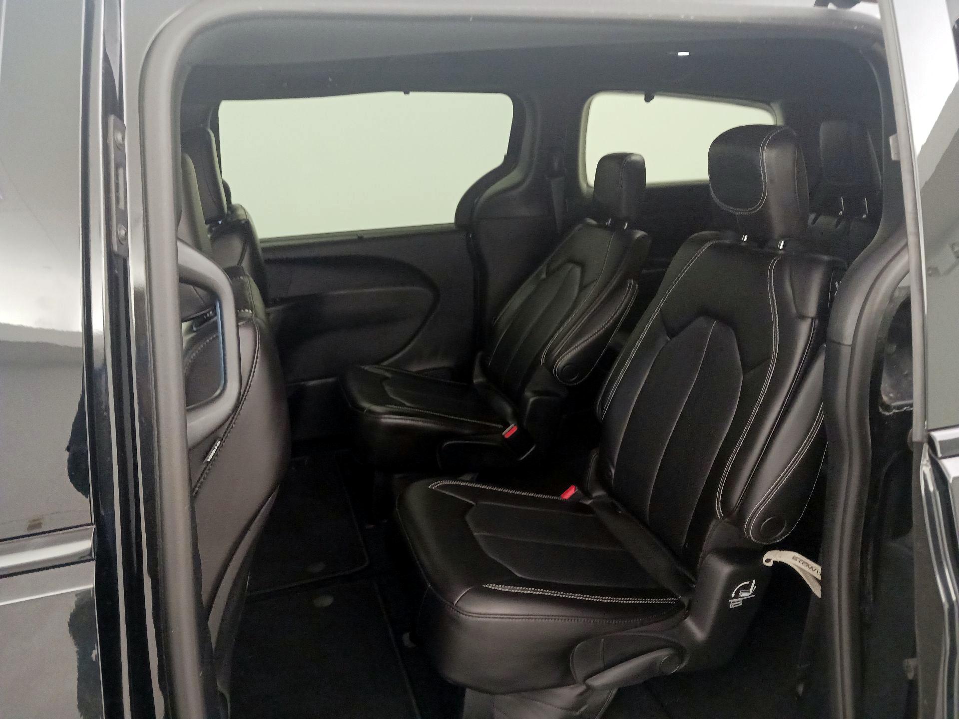 Thumbnail: 2023 Chrysler Pacifica - 19