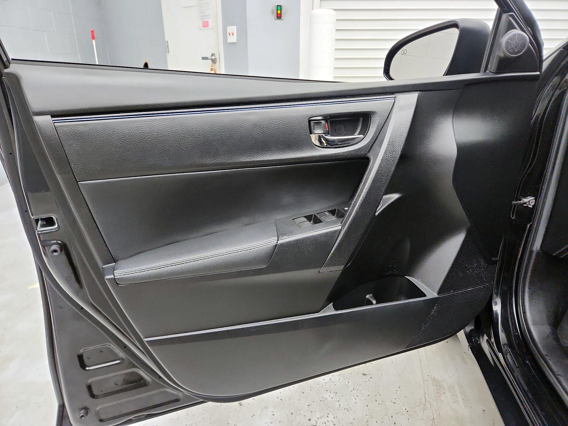 Thumbnail: 2019 Toyota Corolla - 12