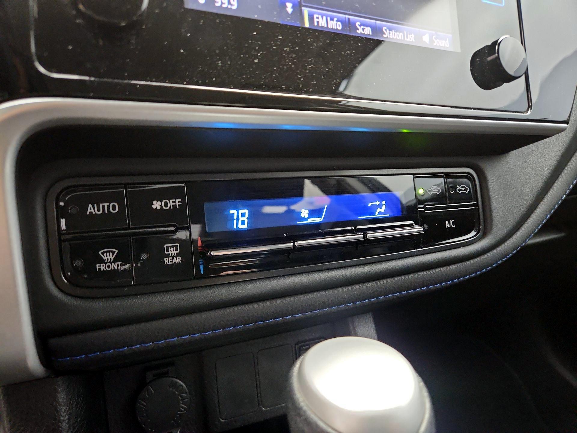 Thumbnail: 2019 Toyota Corolla - 16