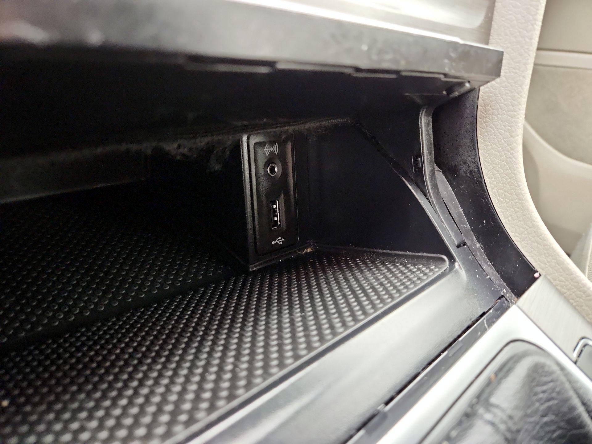 Thumbnail: 2016 Volkswagen Golf - 18