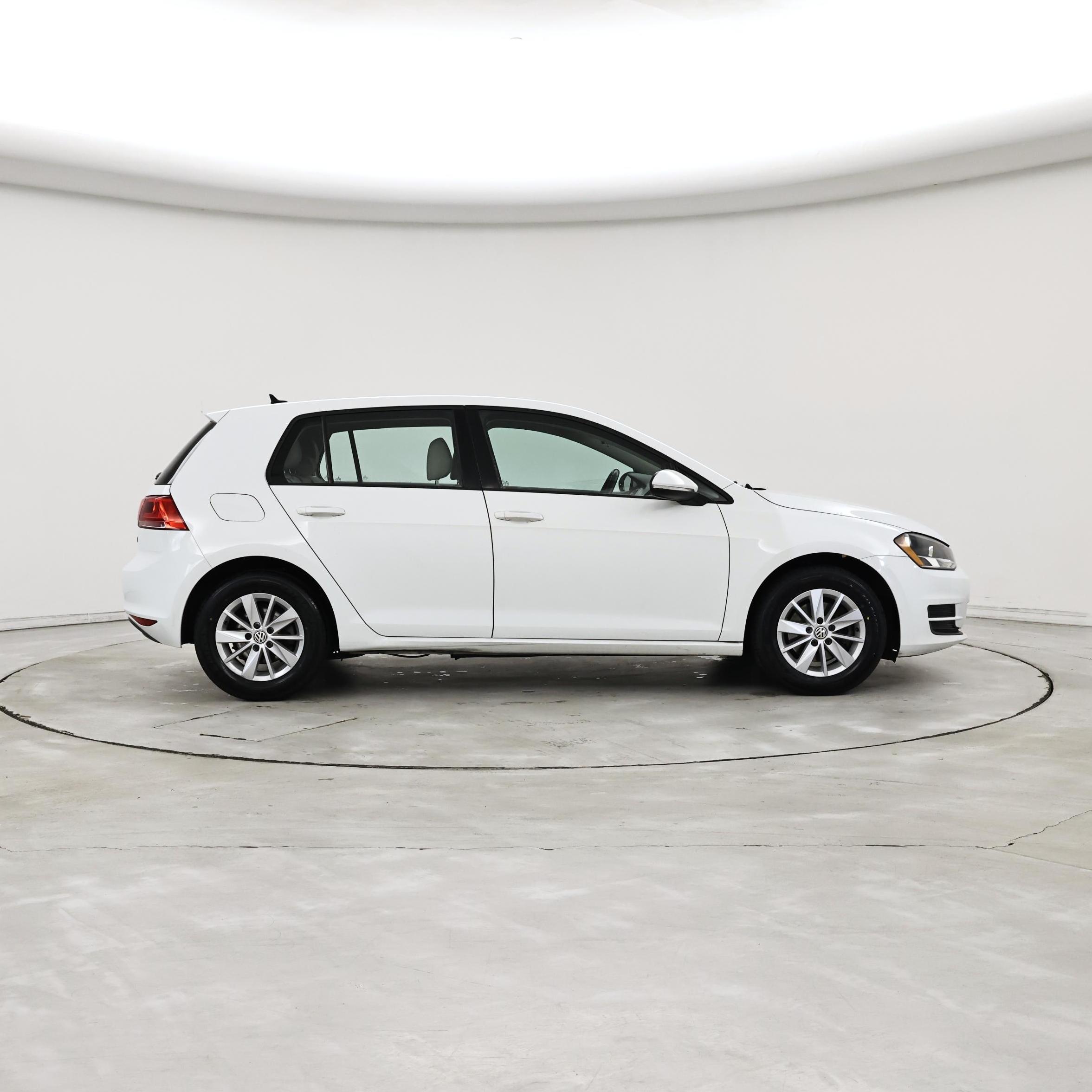 Thumbnail: 2016 Volkswagen Golf - 7