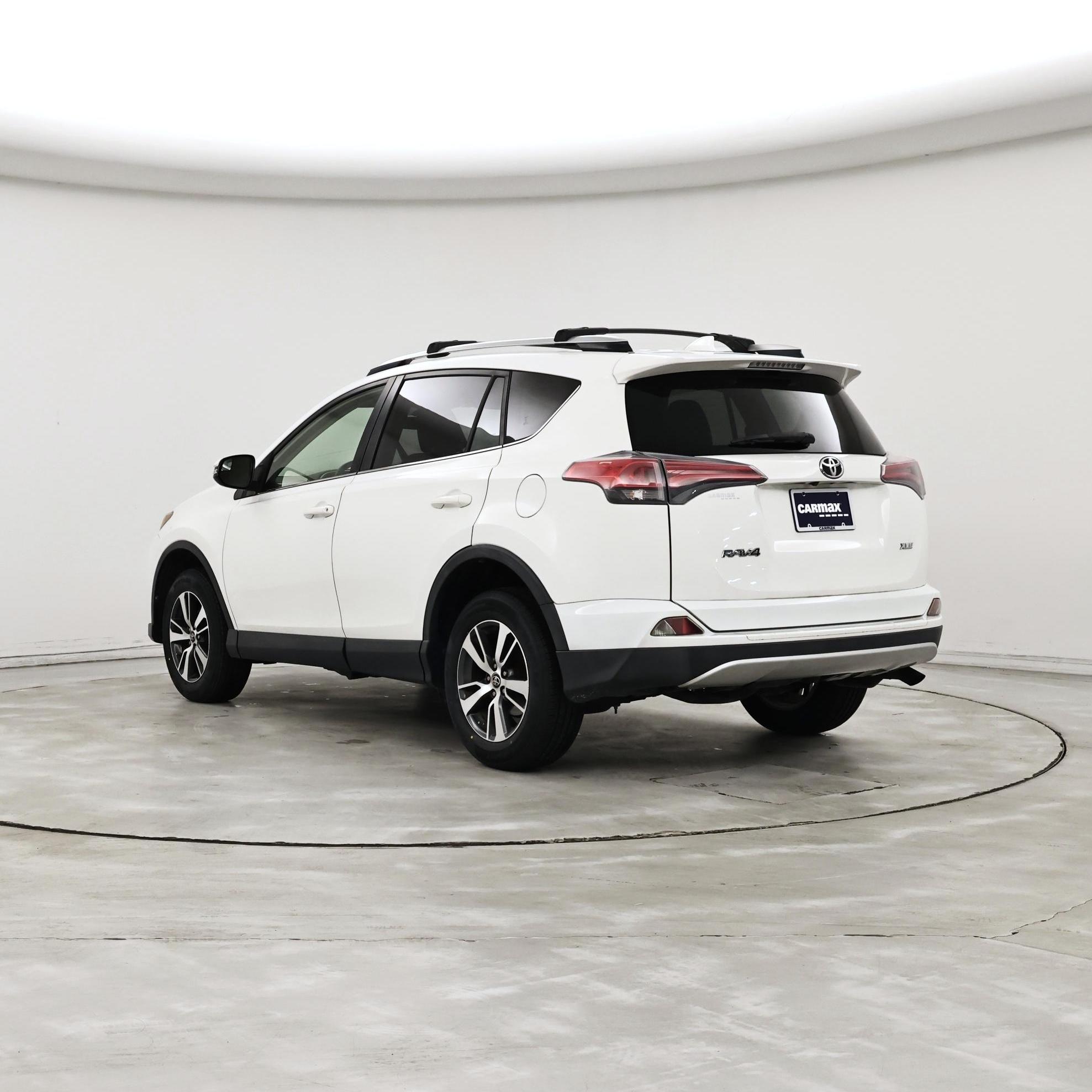 Thumbnail: 2016 Toyota RAV4 - 2