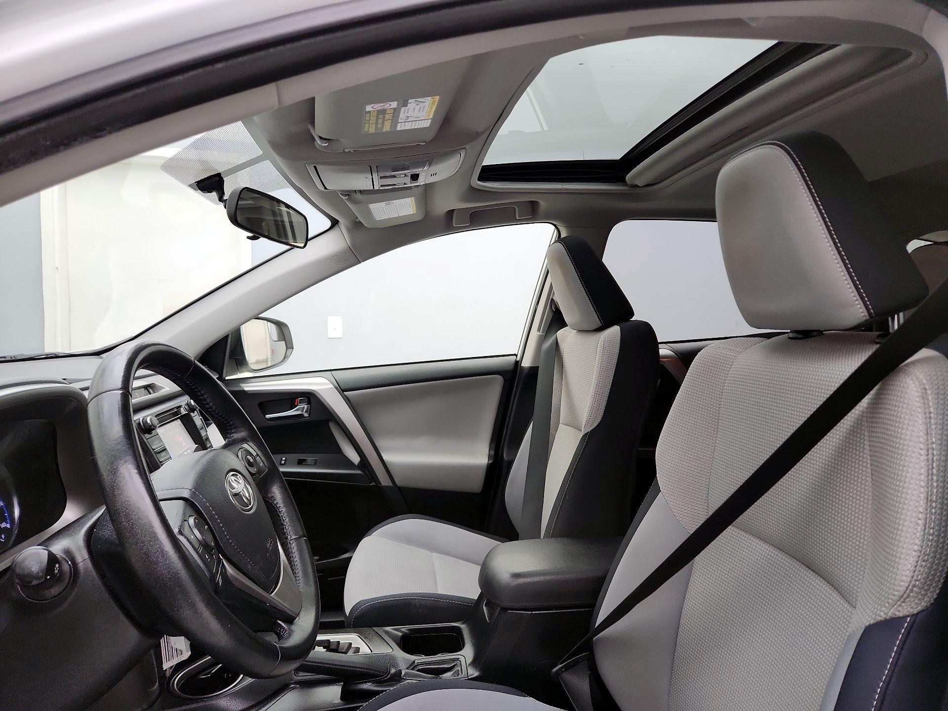 Thumbnail: 2016 Toyota RAV4 - 19