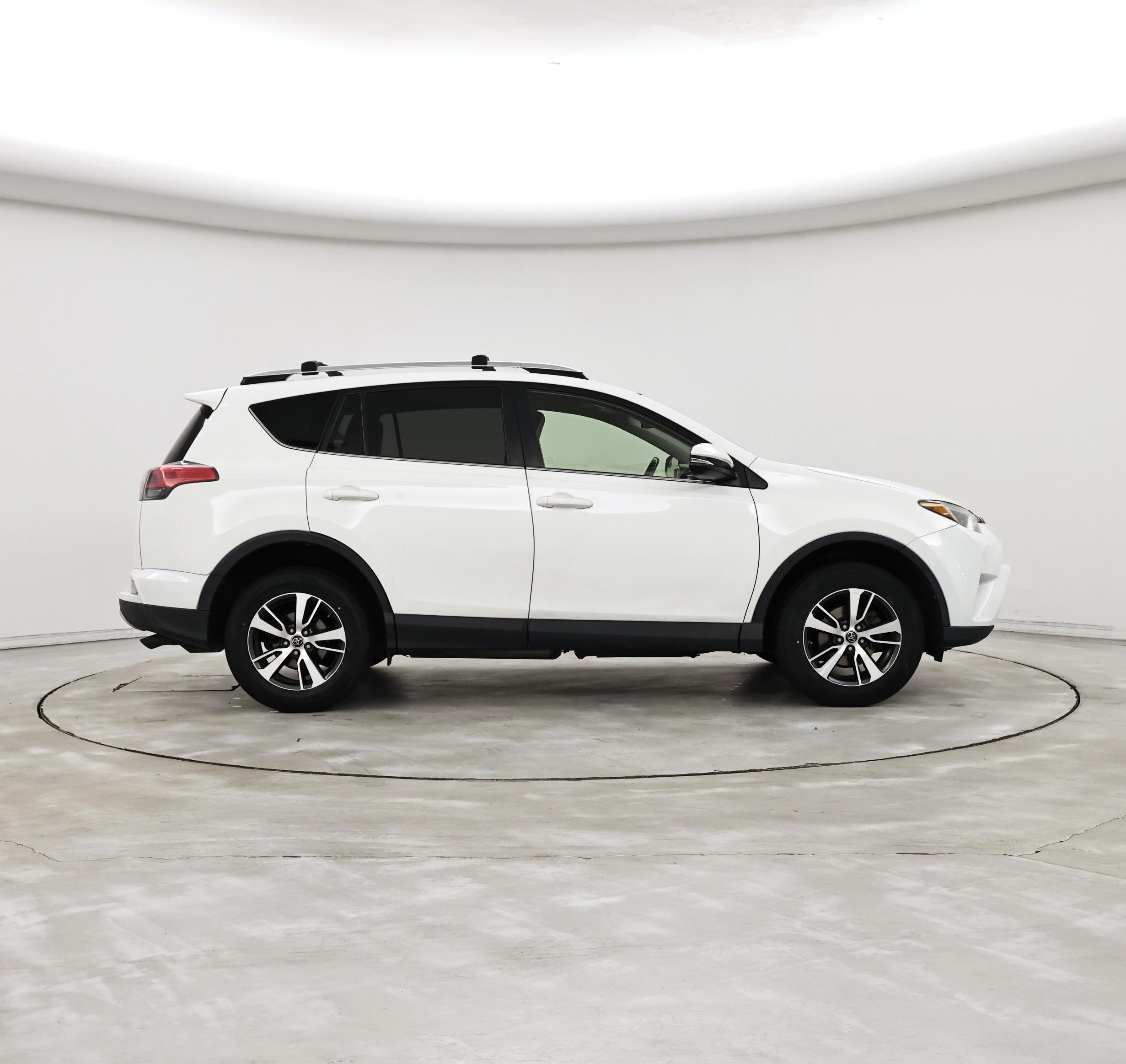 Thumbnail: 2016 Toyota RAV4 - 7